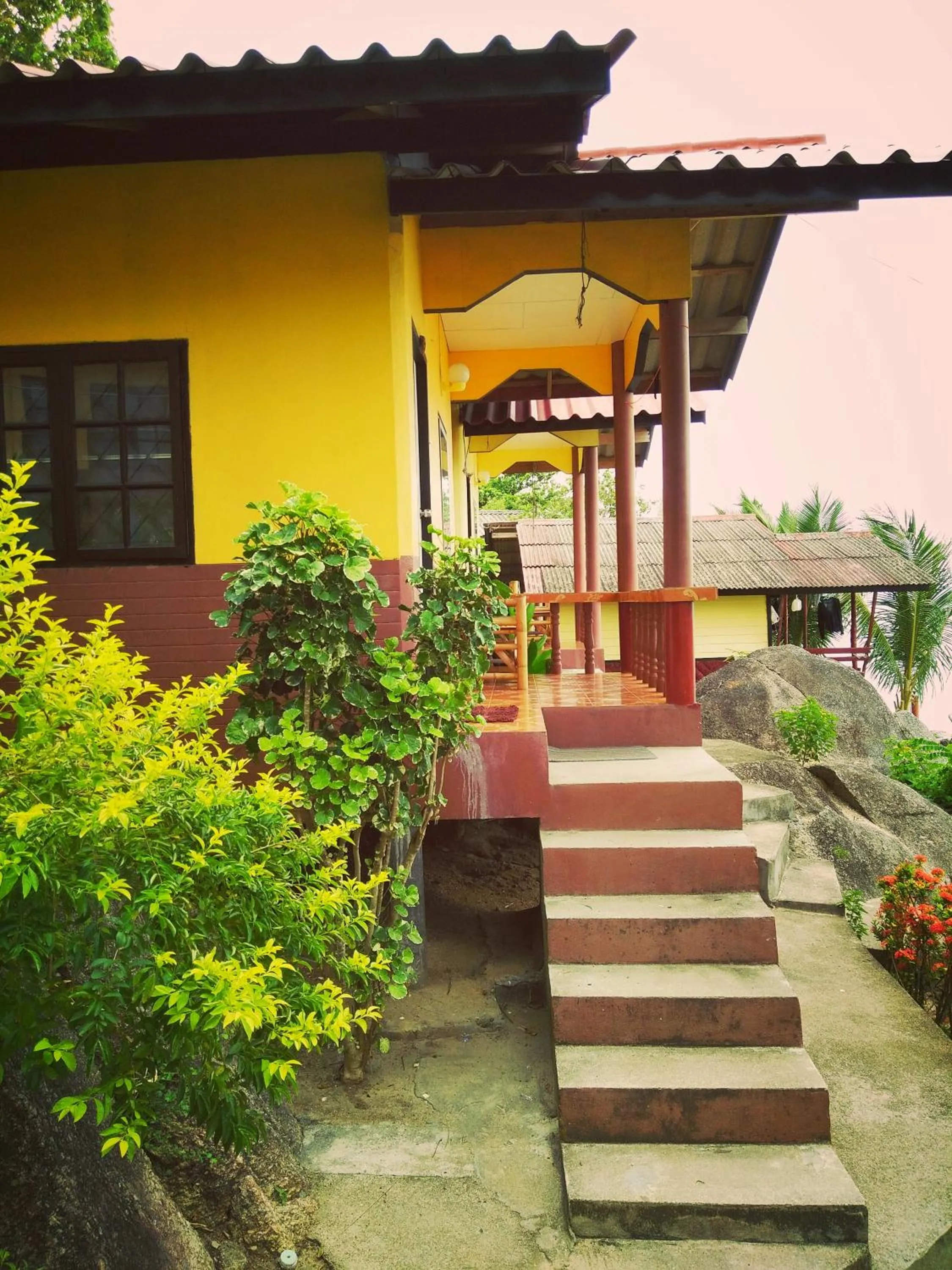 Property building in Golden Beach Resort Koh Phangan