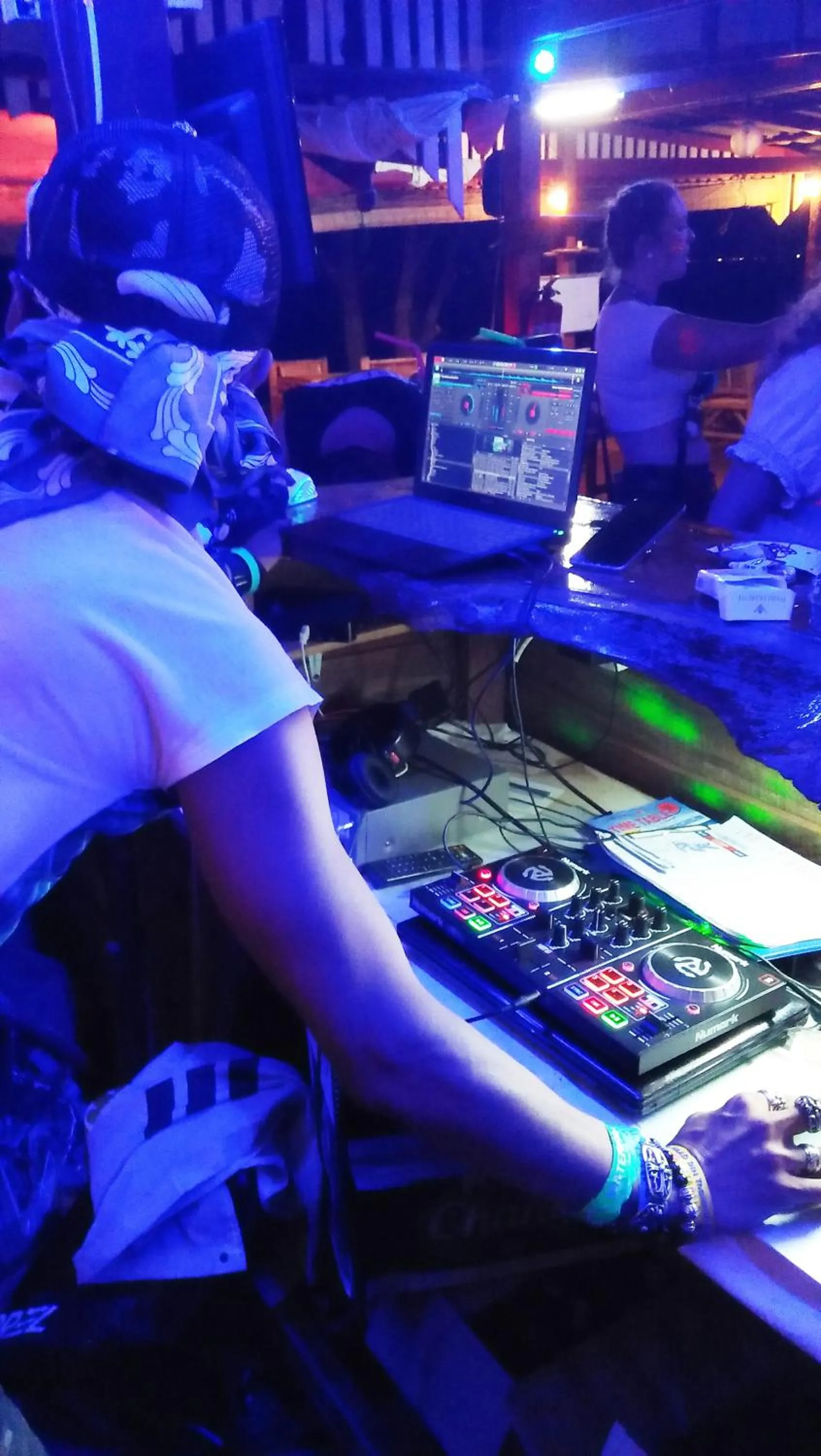 group of guests in Golden Beach Resort Koh Phangan