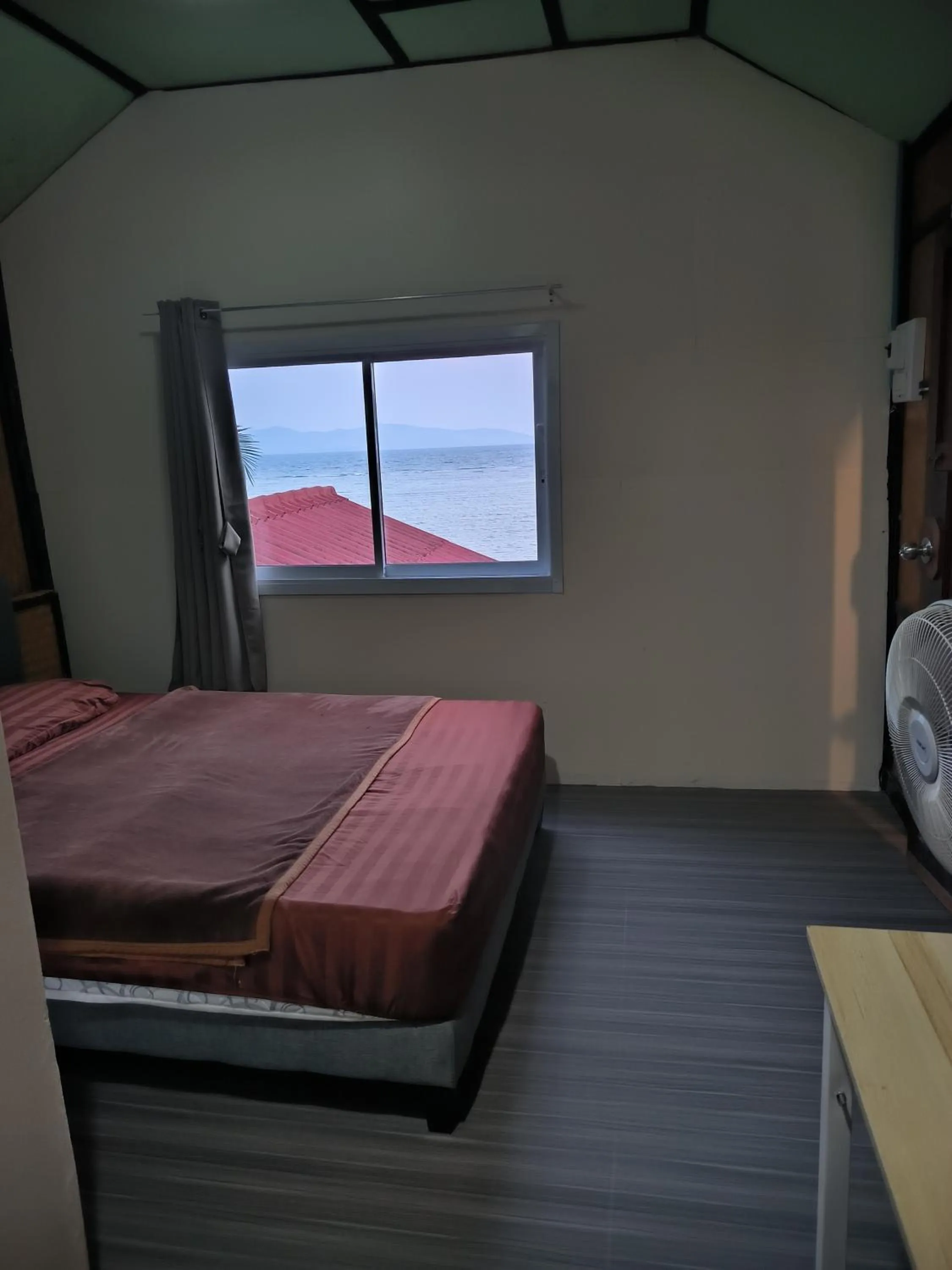 Bed in Golden Beach Resort Koh Phangan