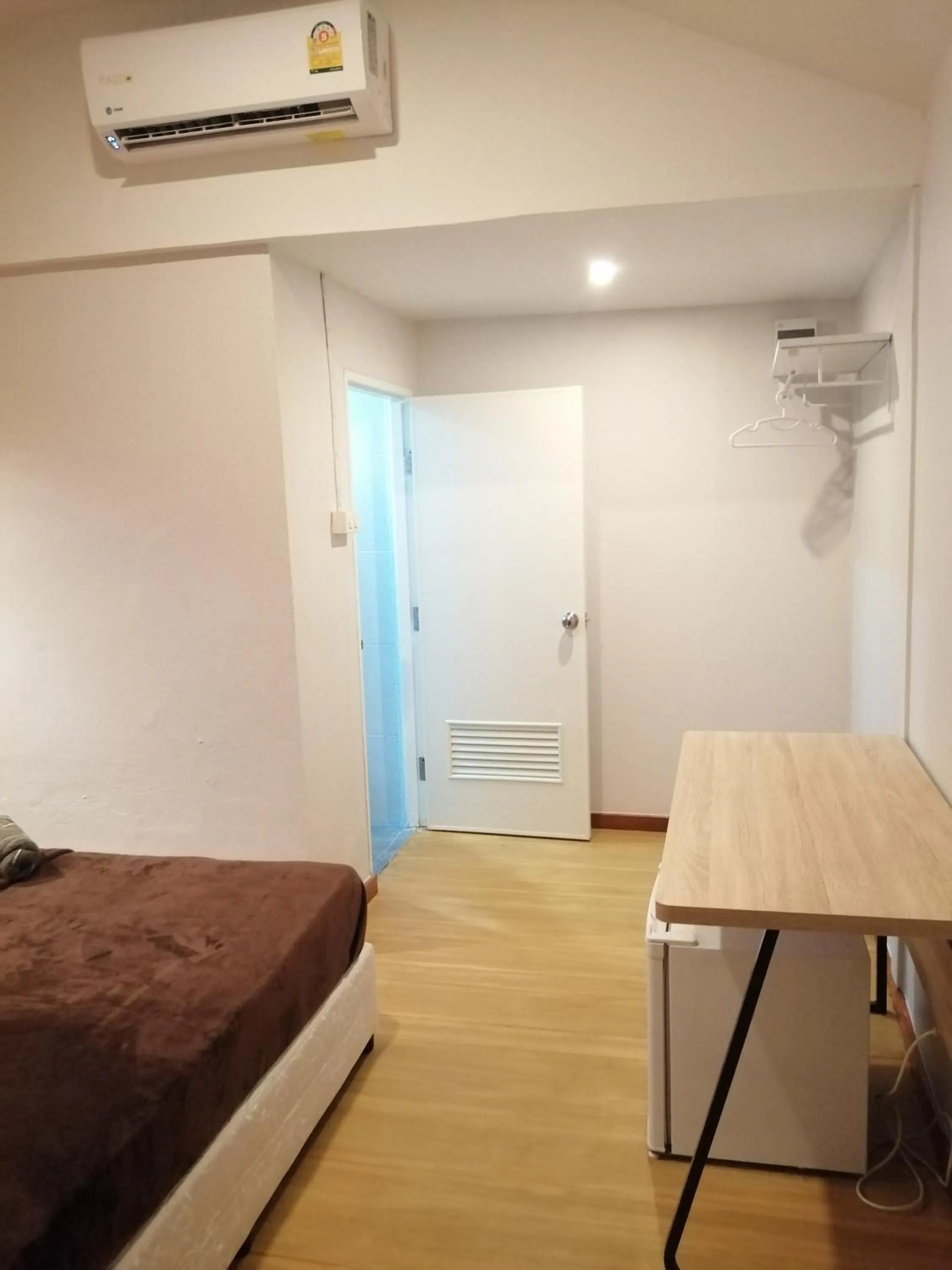 Photo of the whole room in Golden Beach Resort Koh Phangan