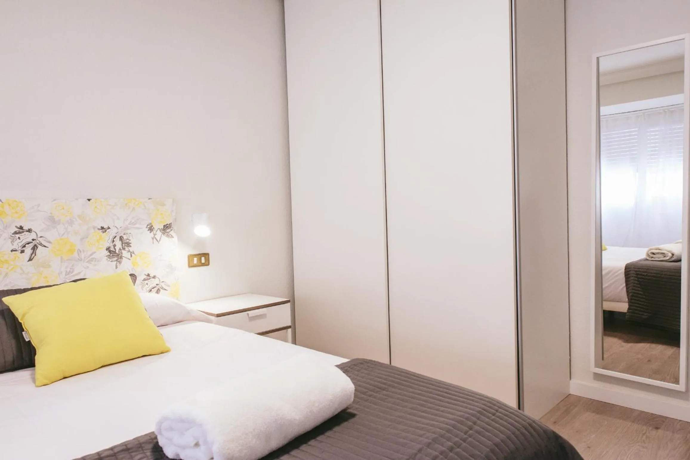 Bedroom, Bed in The Lucky Flats - Belando Quintana