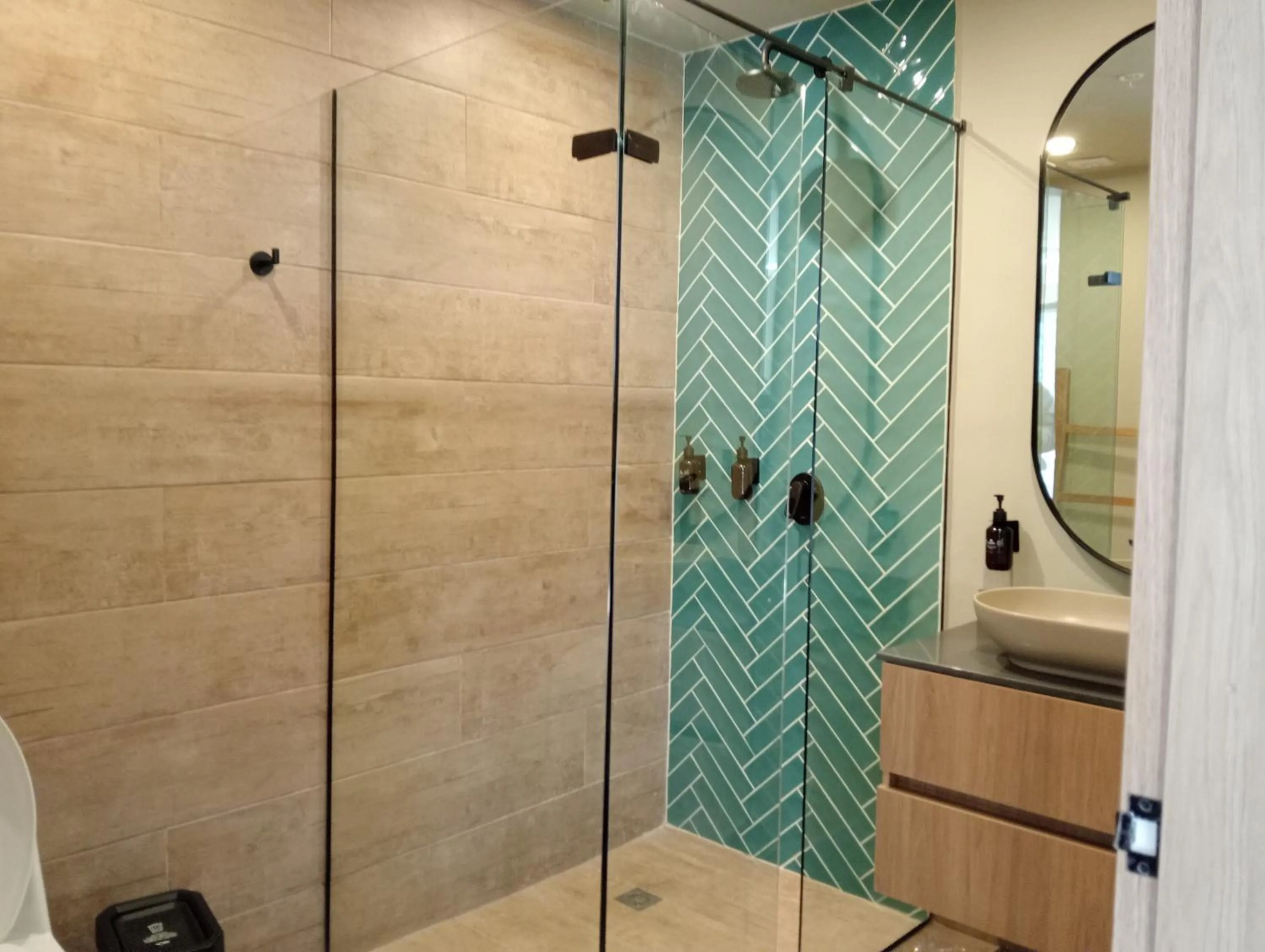 Shower in Hotel Rulay Medellin