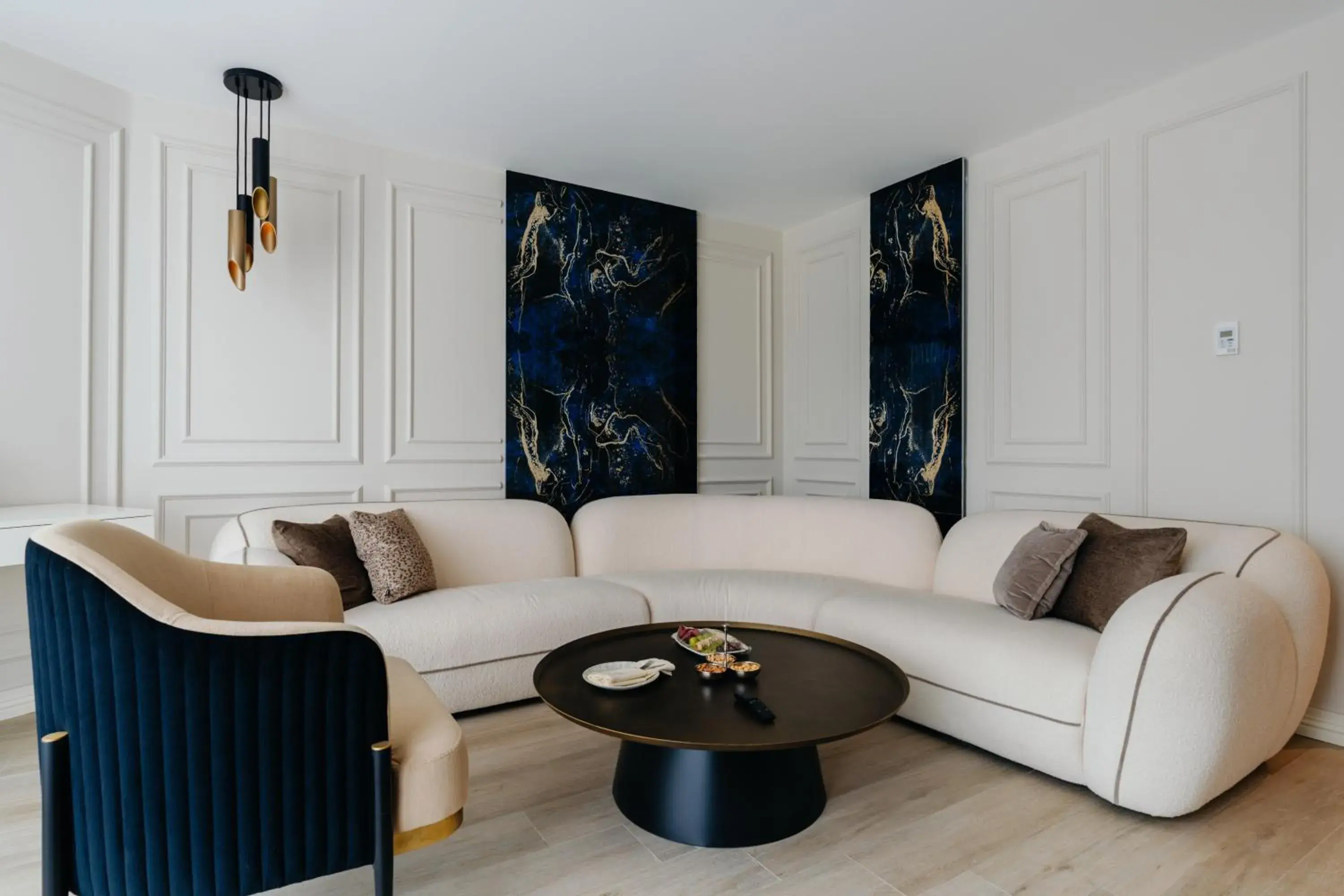 Living room in Qlusive Hotel Living room in Qlusive Hotel