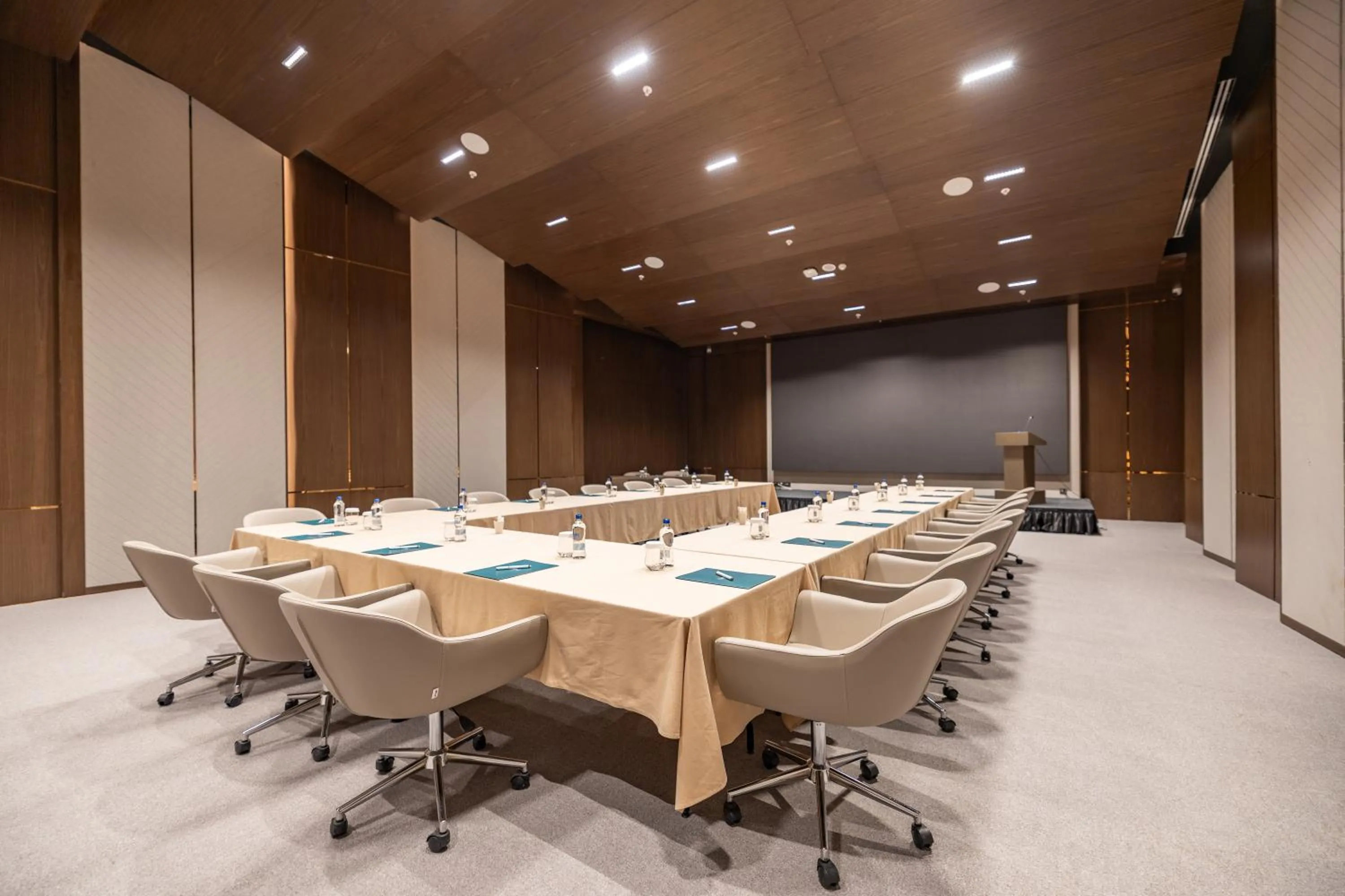 Meeting/conference room in Qlusive Hotel