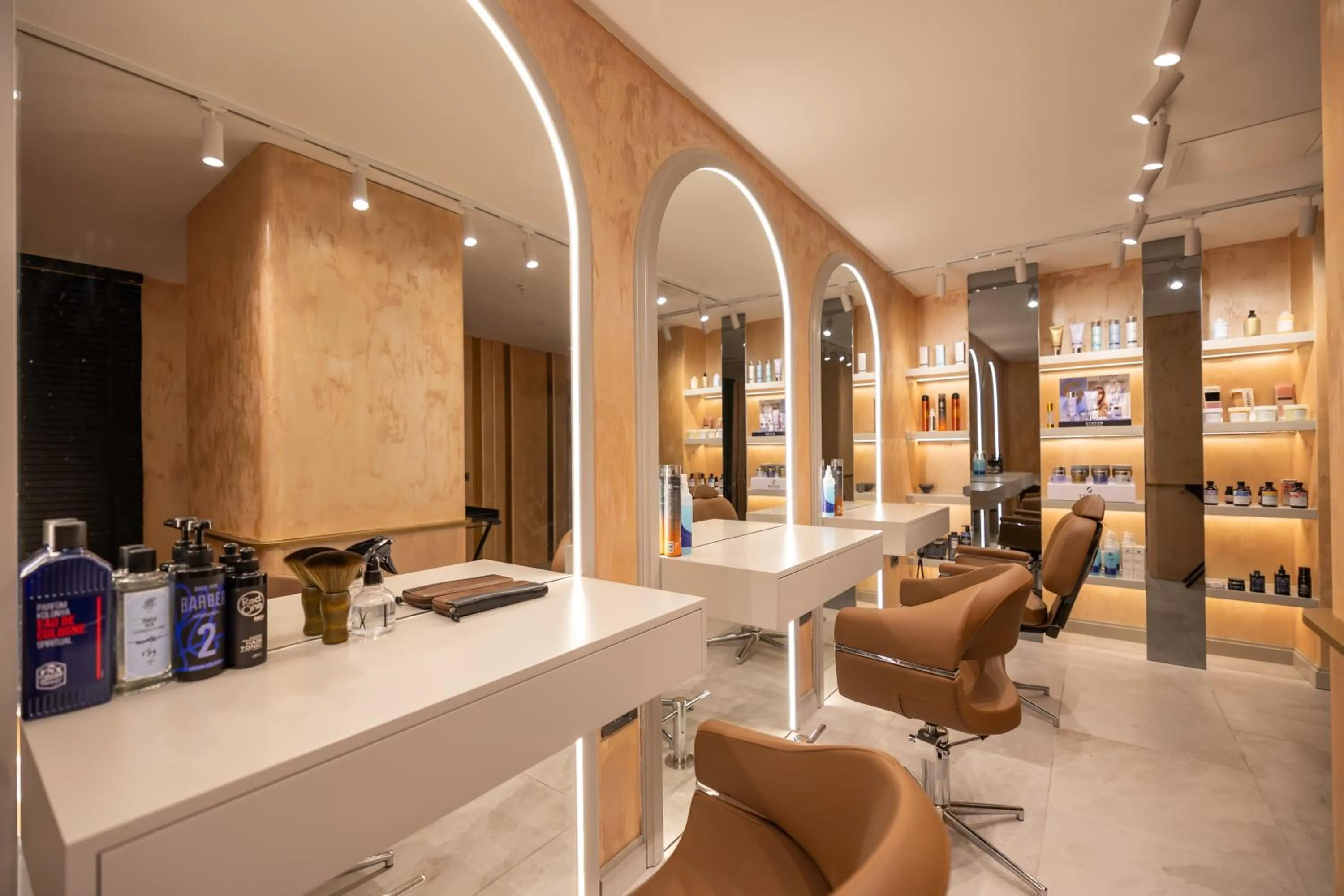 hair dresser in Qlusive Hotel