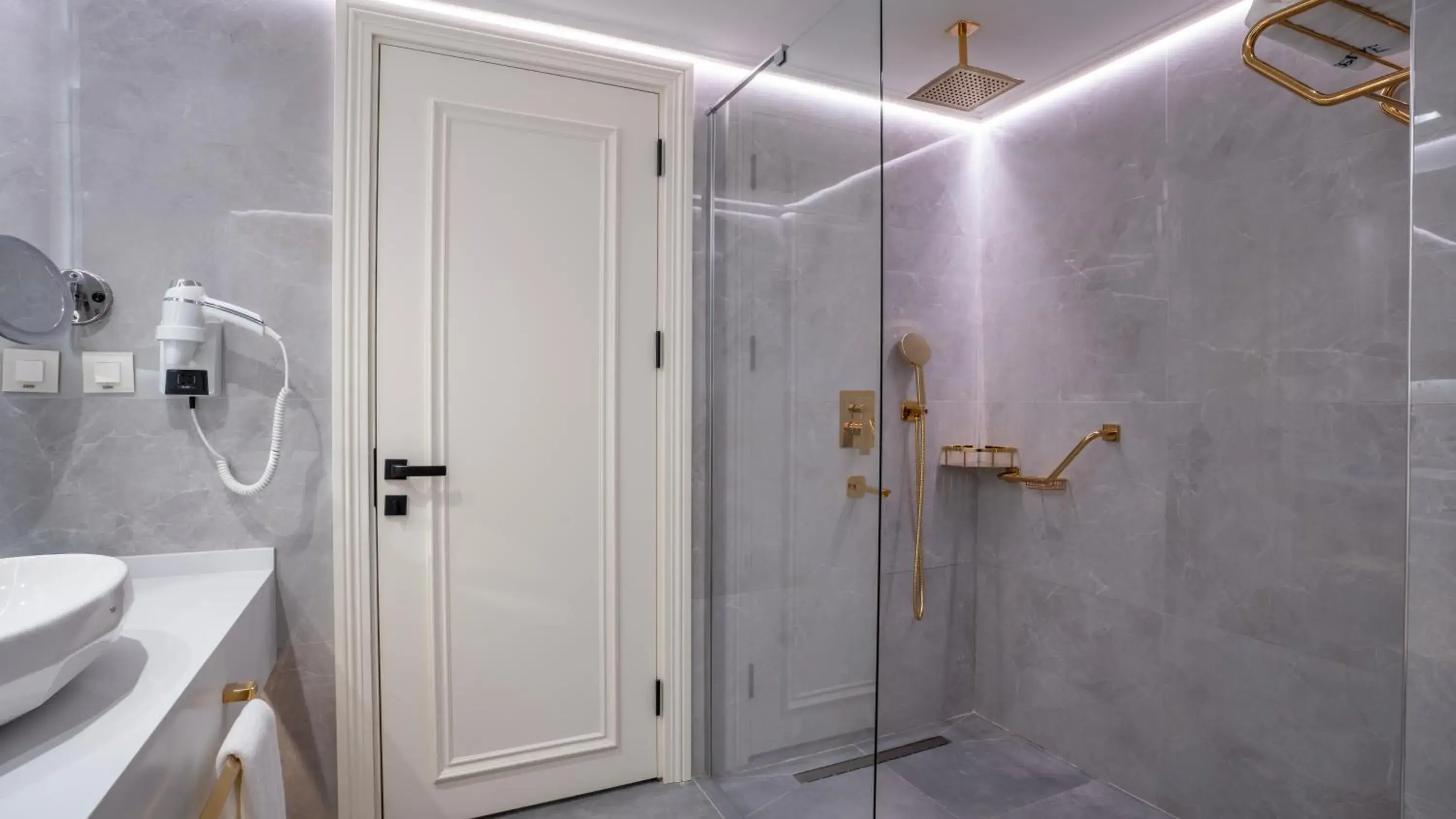 Superior King Room in Qlusive Hotel Superior King Room in Qlusive Hotel