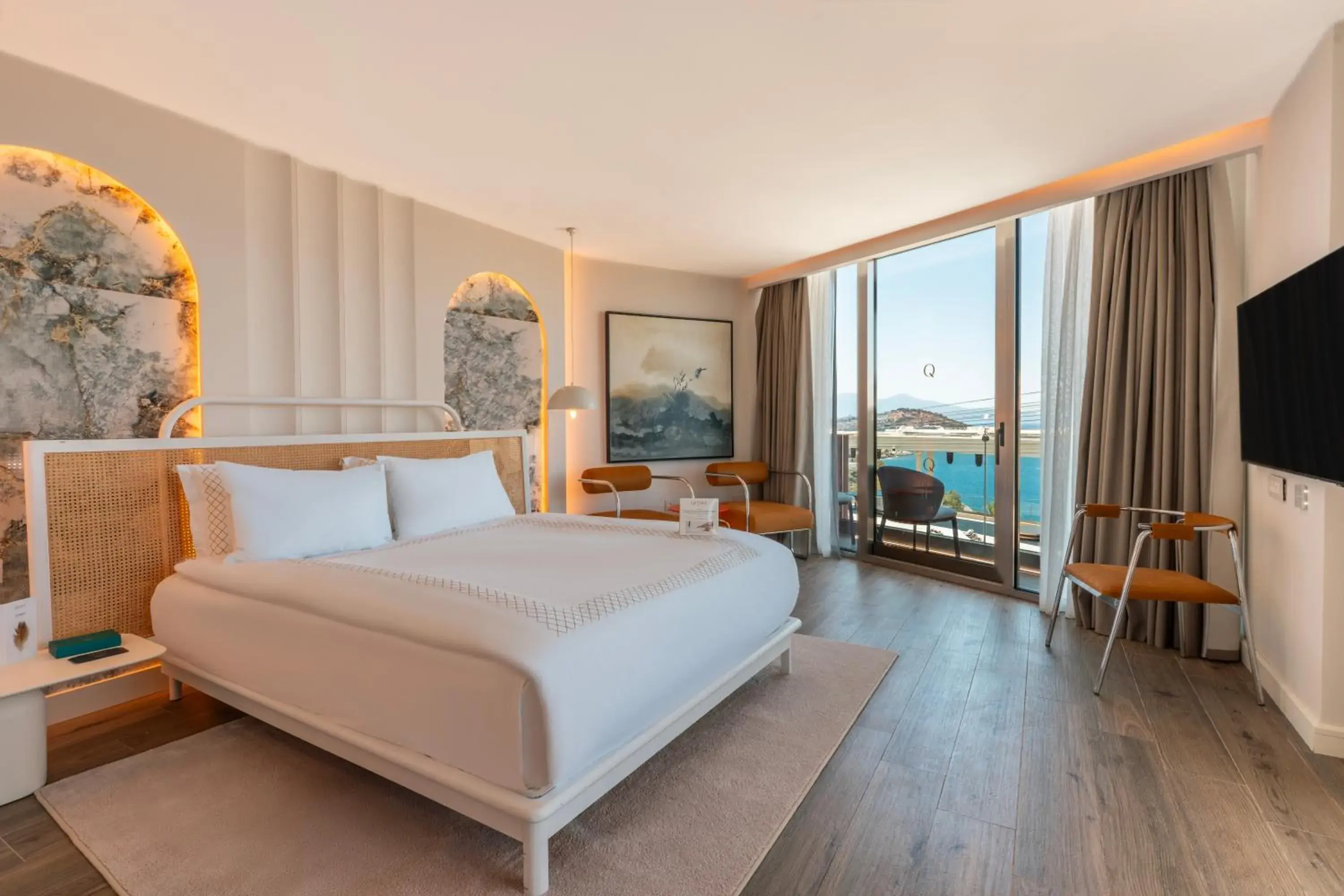 Deluxe Double or Twin Room with Sea View in Qlusive Hotel Deluxe Double or Twin Room with Sea View in Qlusive Hotel