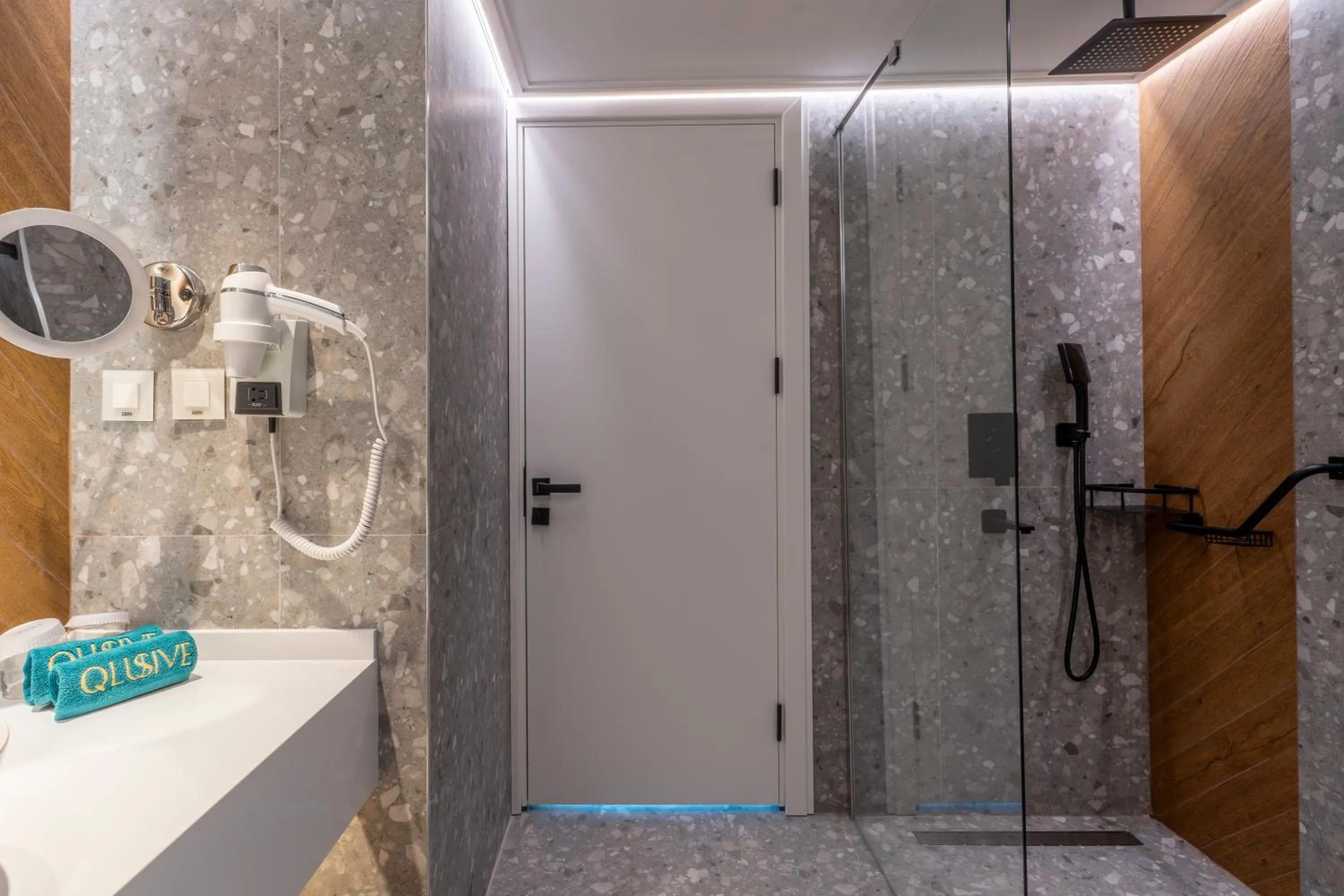 Bathroom in Qlusive Hotel