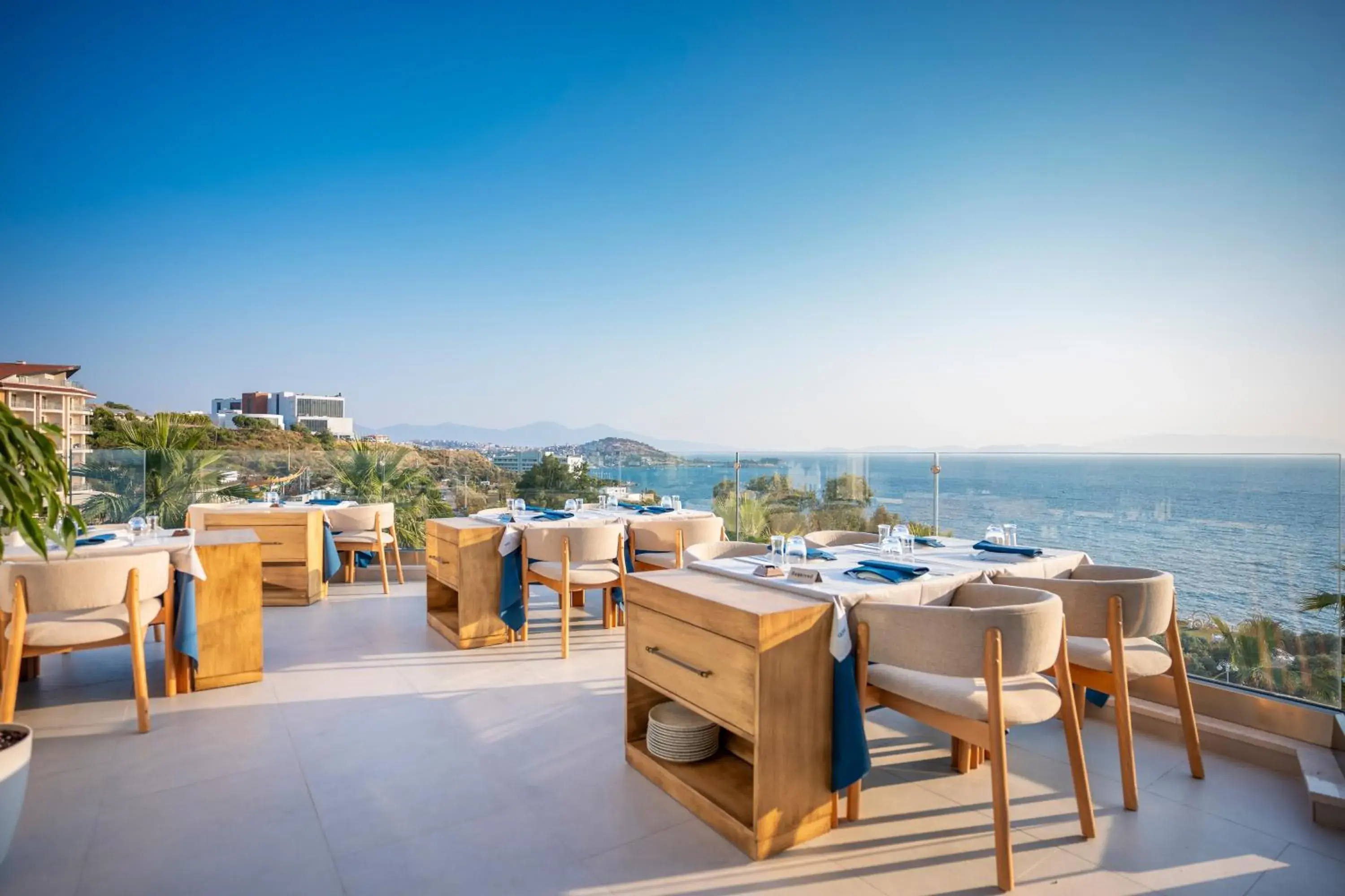 Restaurant/places to eat in Qlusive Hotel Restaurant/places to eat in Qlusive Hotel