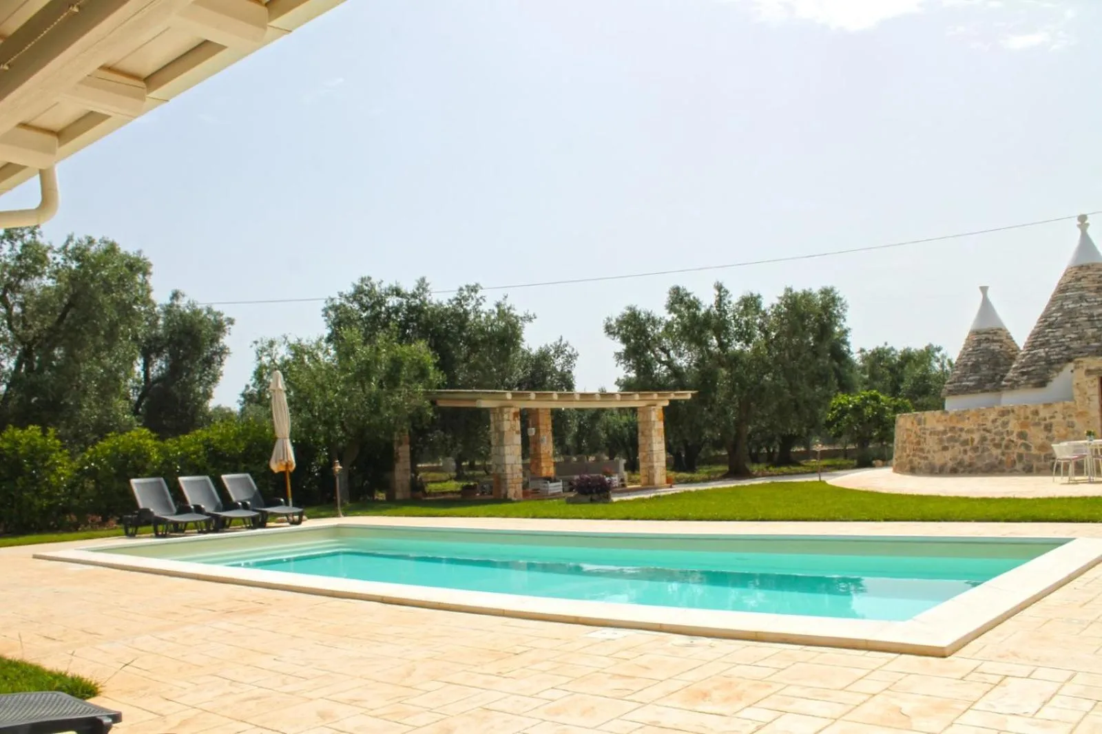 Pool view in Residence Spadalunga