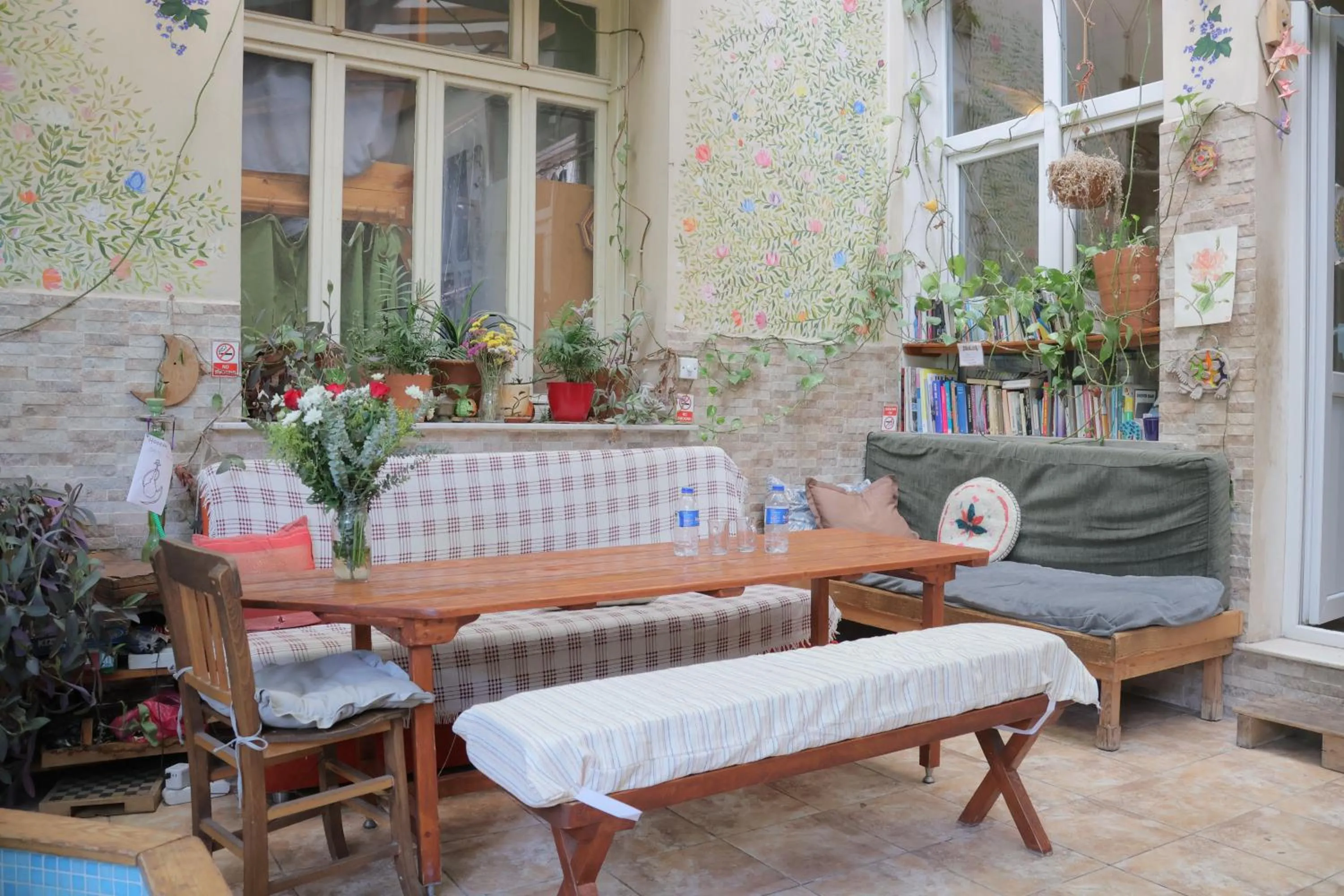 Lotus Garden Hostel Izmir