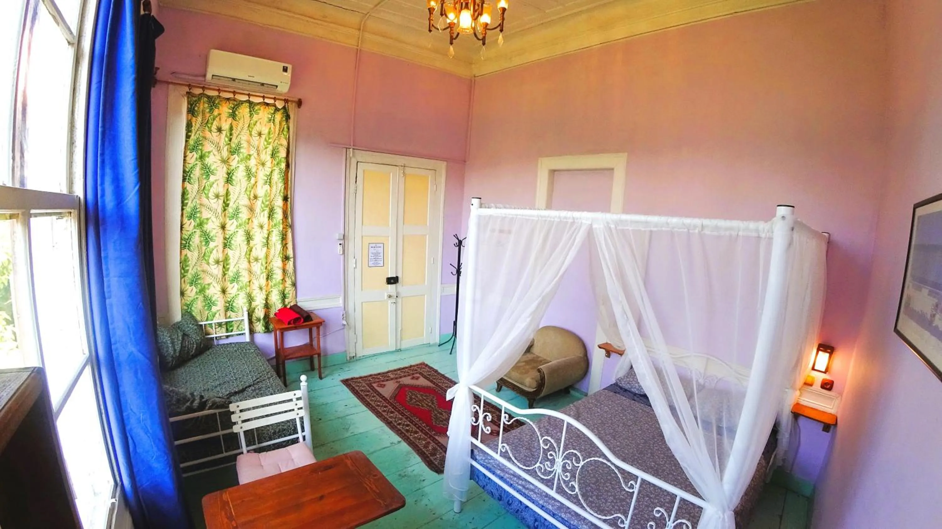 Bed in Lotus Garden Hostel Izmir