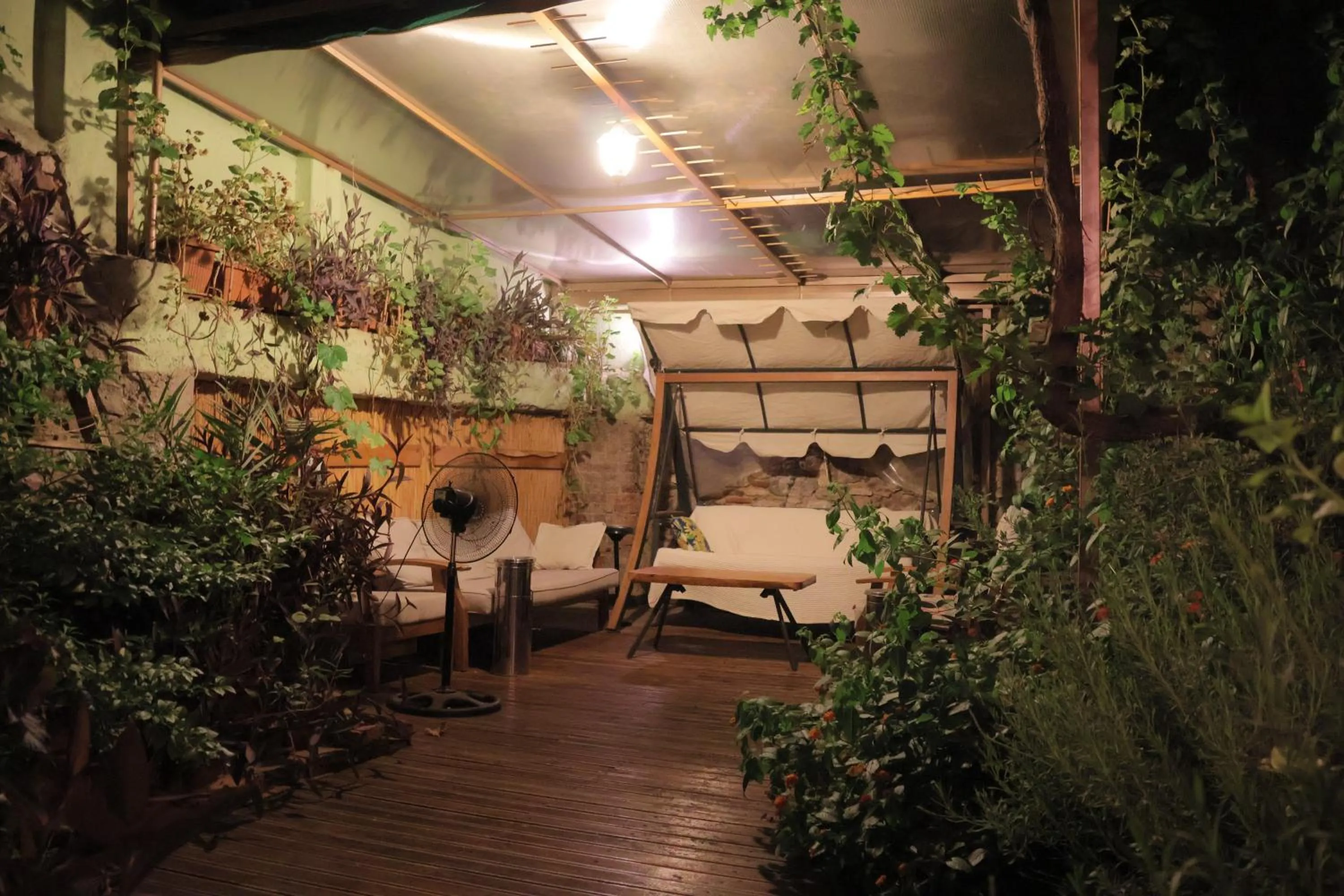 Lotus Garden Hostel Izmir