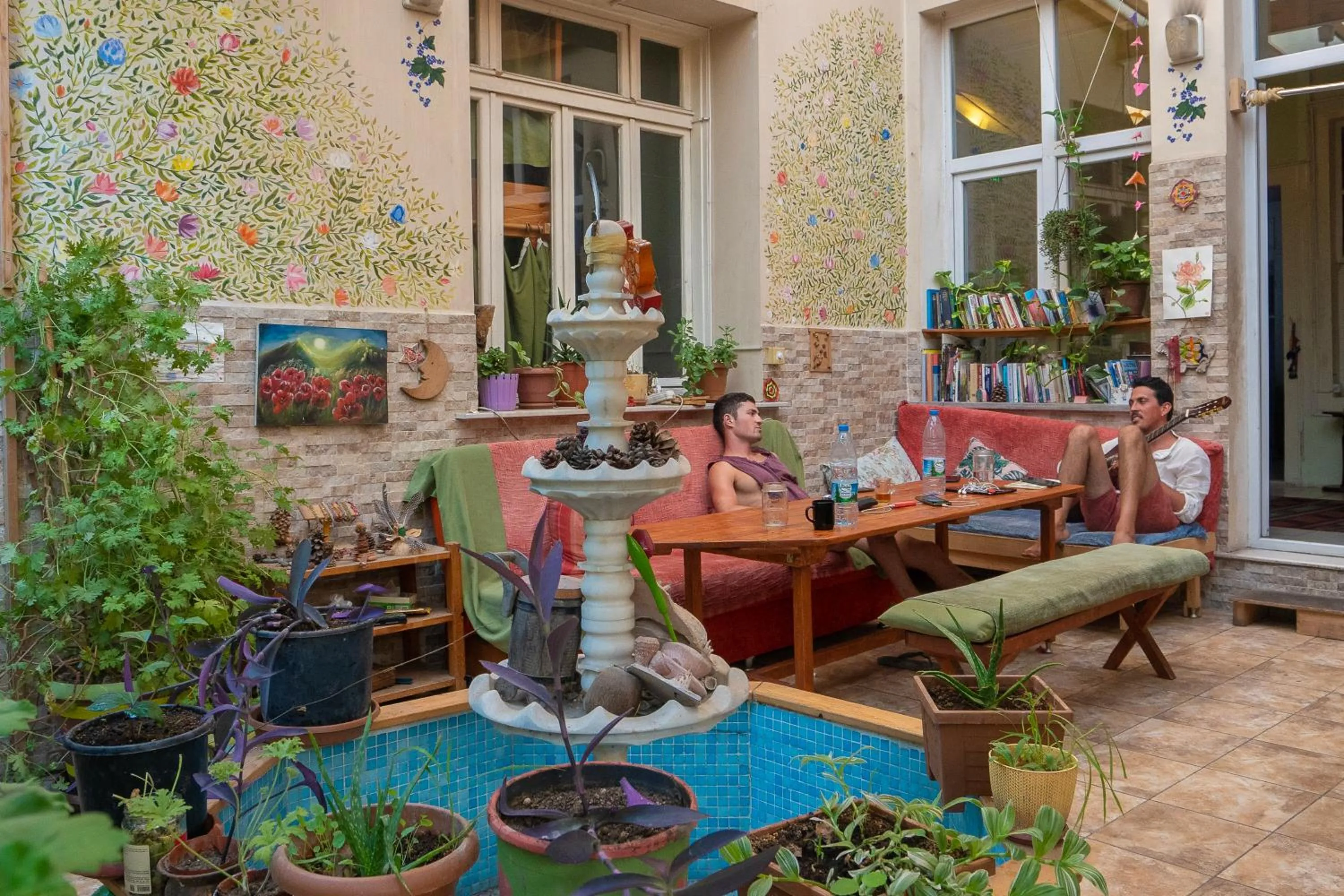 Garden in Lotus Garden Hostel Izmir