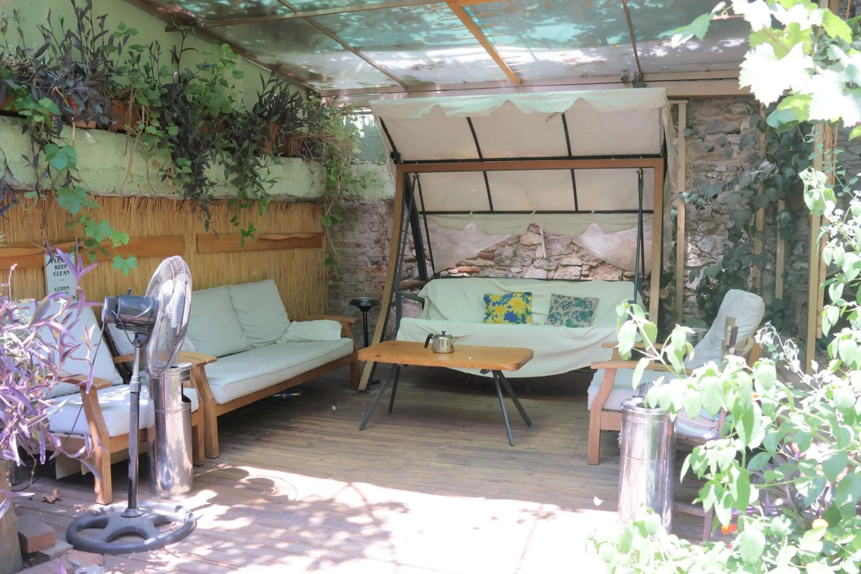 Lotus Garden Hostel Izmir