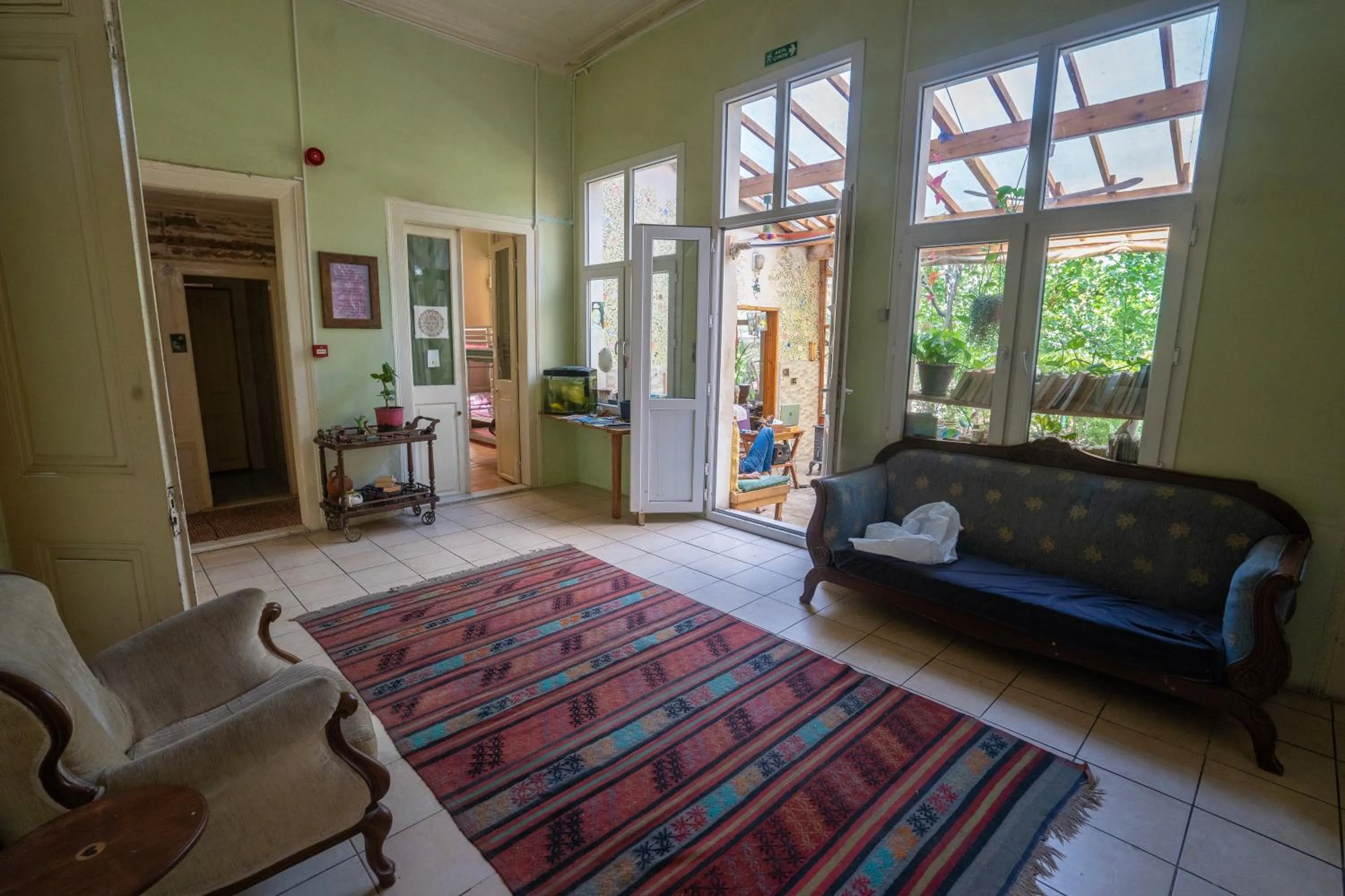 Seating area in Lotus Garden Hostel Izmir