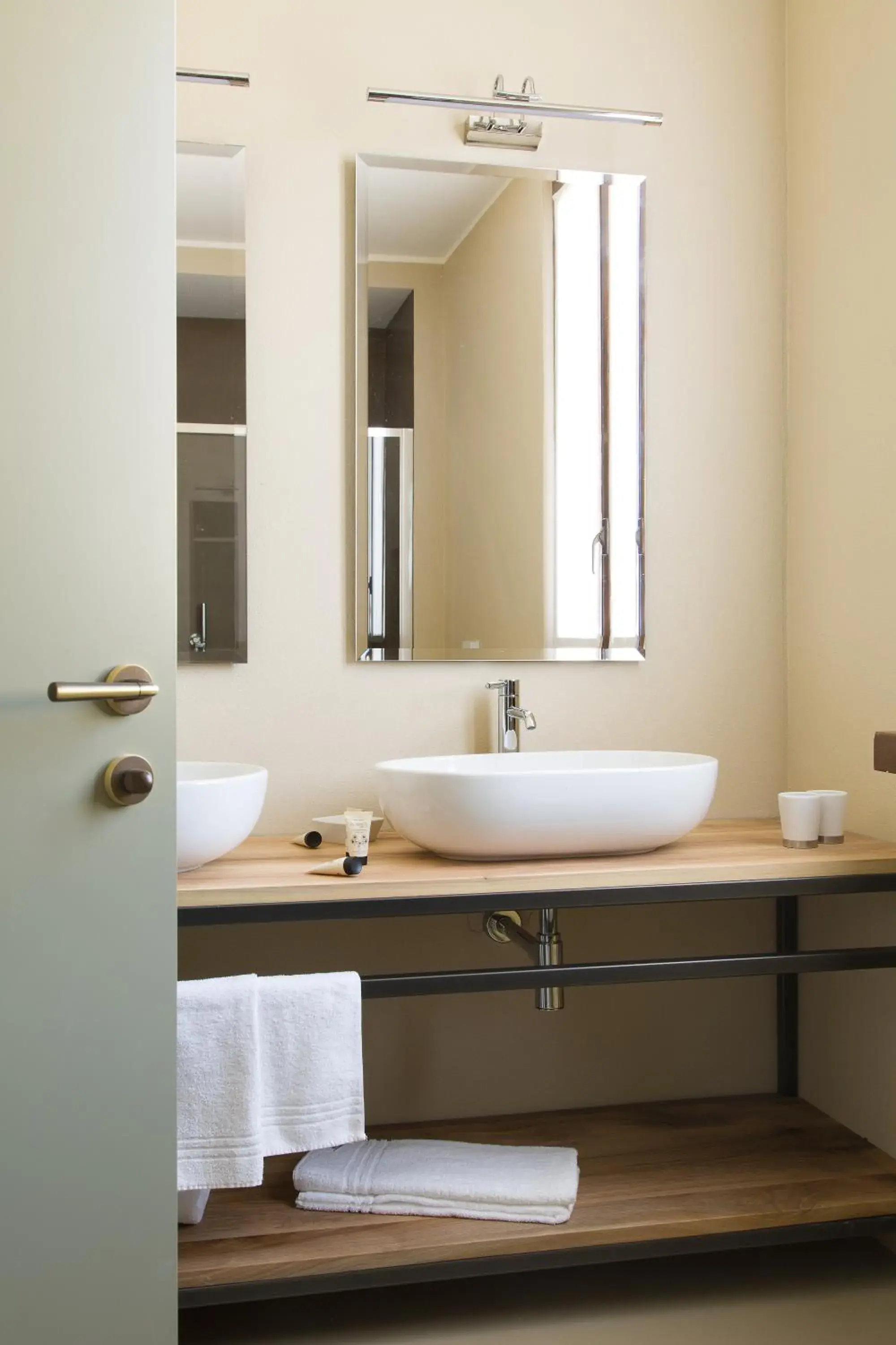 Double Room with Private Bathroom - single occupancy in Brusco rooms Double Room with Private Bathroom - single occupancy in Brusco rooms