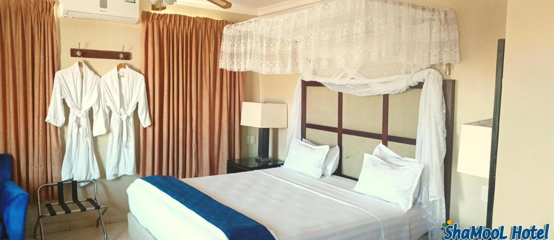 Bed in ShaMooL Hotel