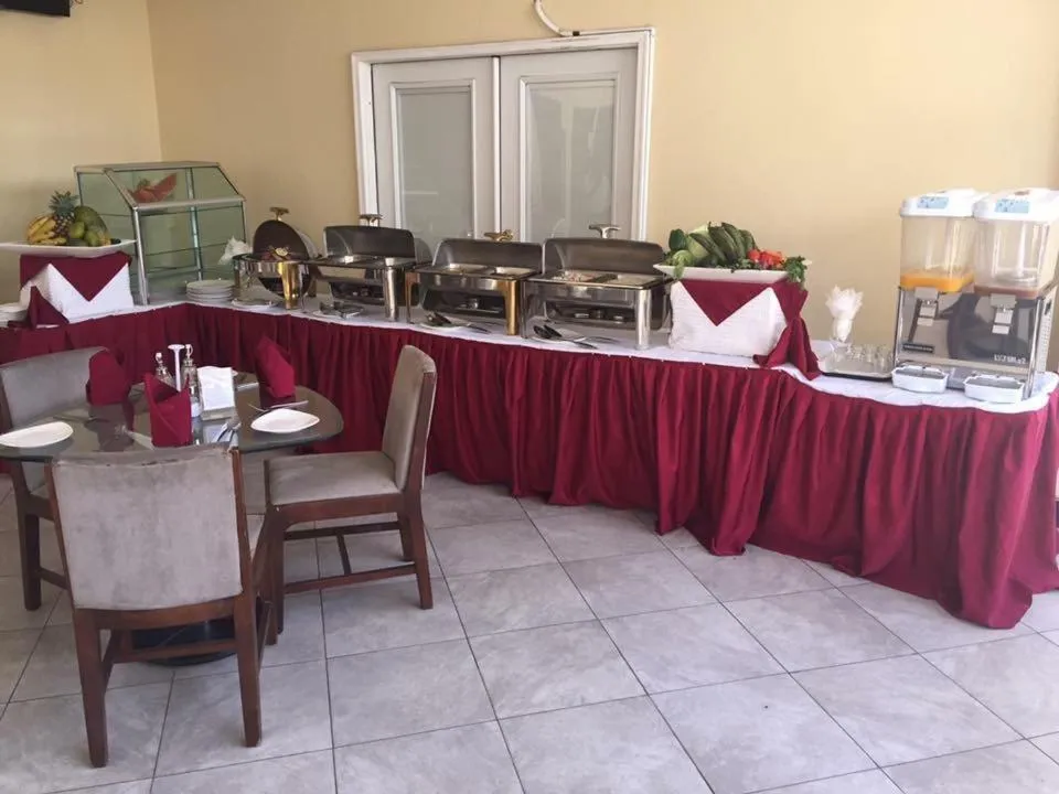 Restaurant/places to eat in ShaMooL Hotel