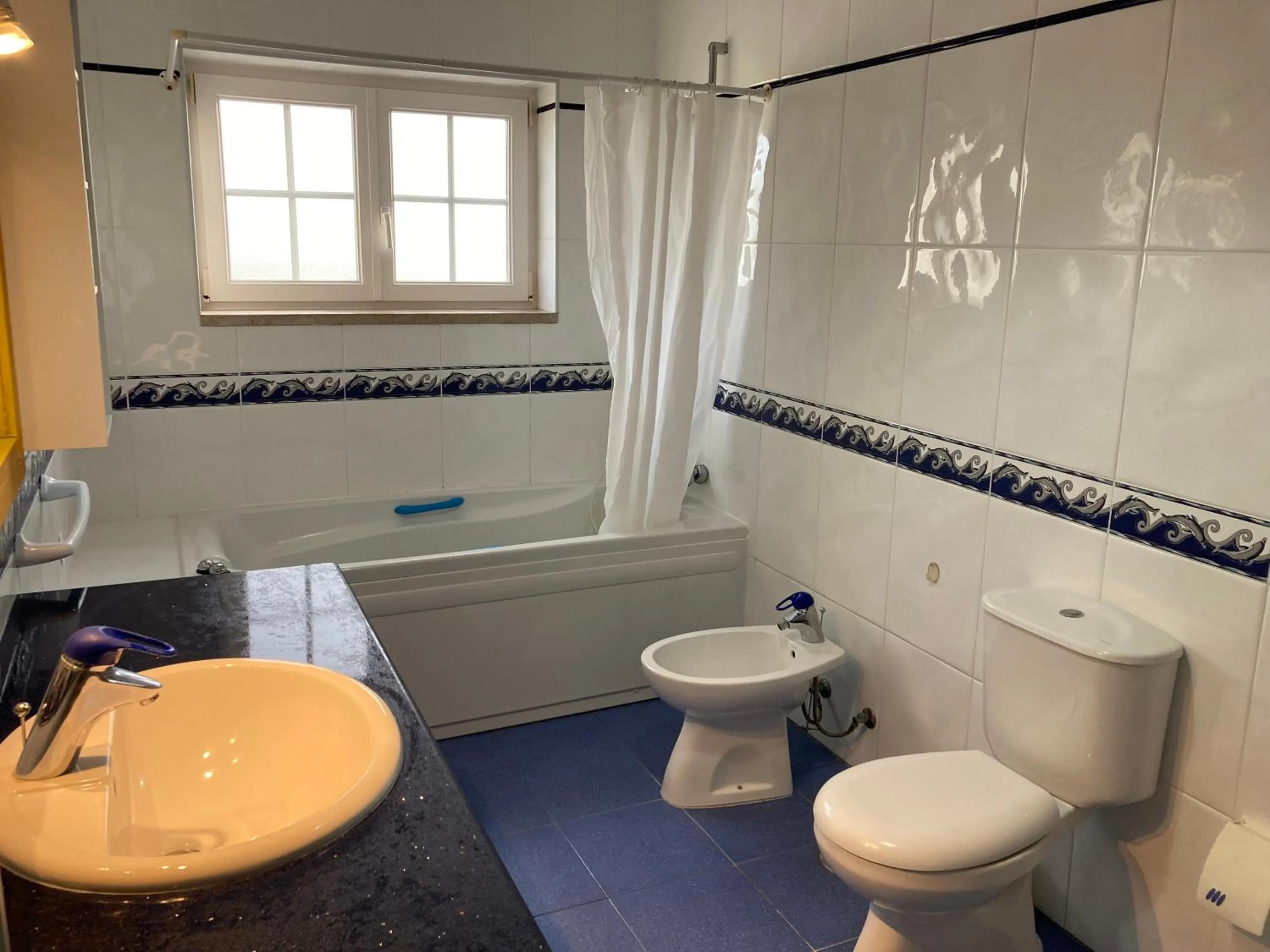 Shower in FreeSurfCamp