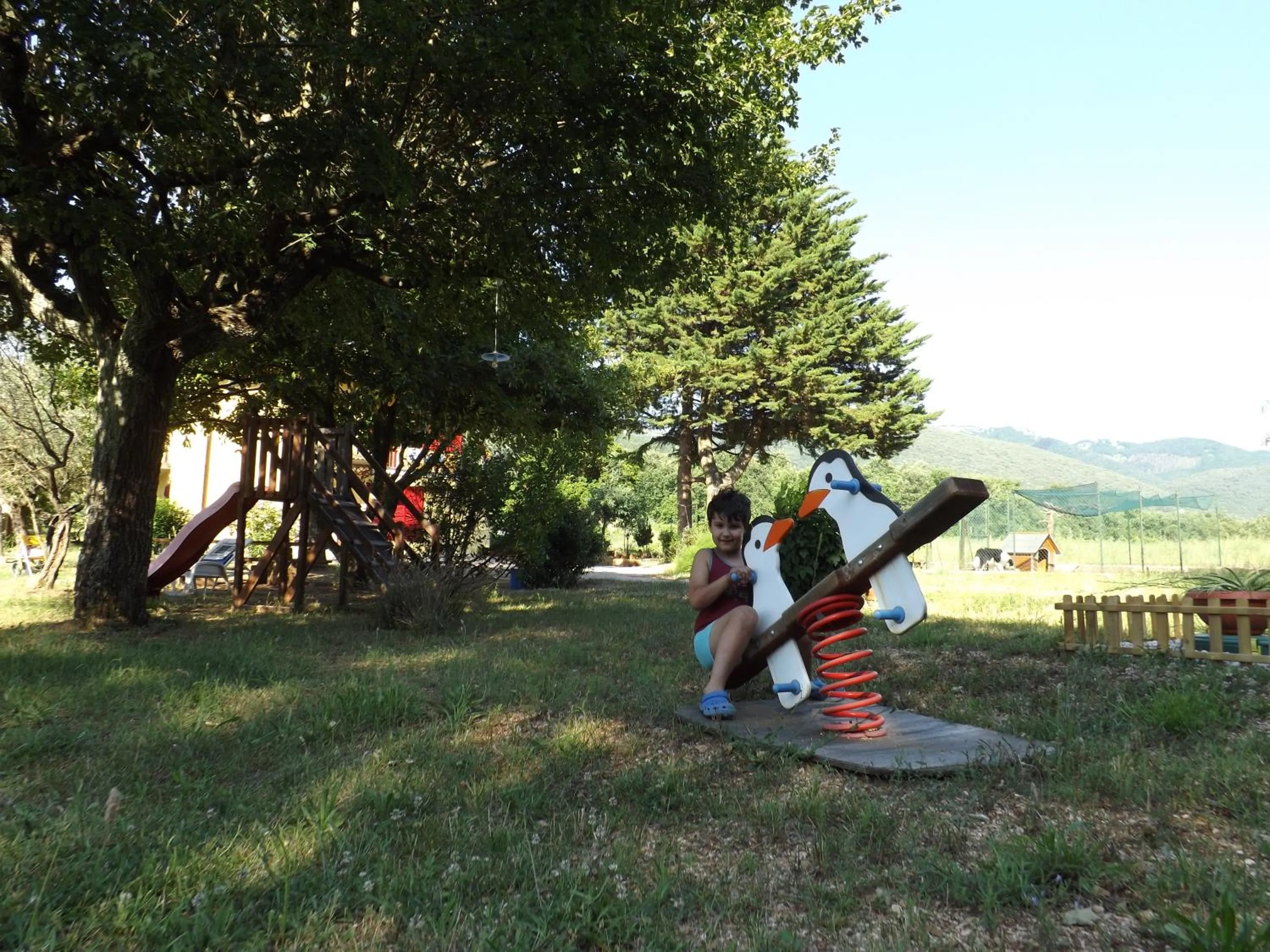 Children play ground in B&B Il Pizzagiallo