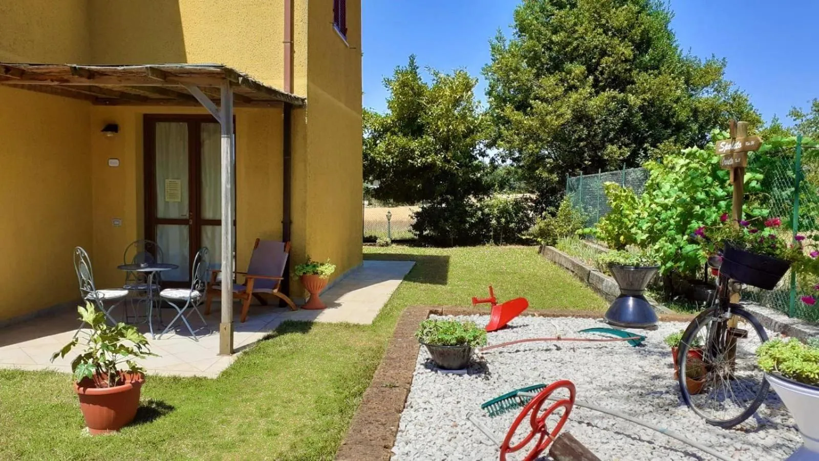 Patio in B&B Il Pizzagiallo