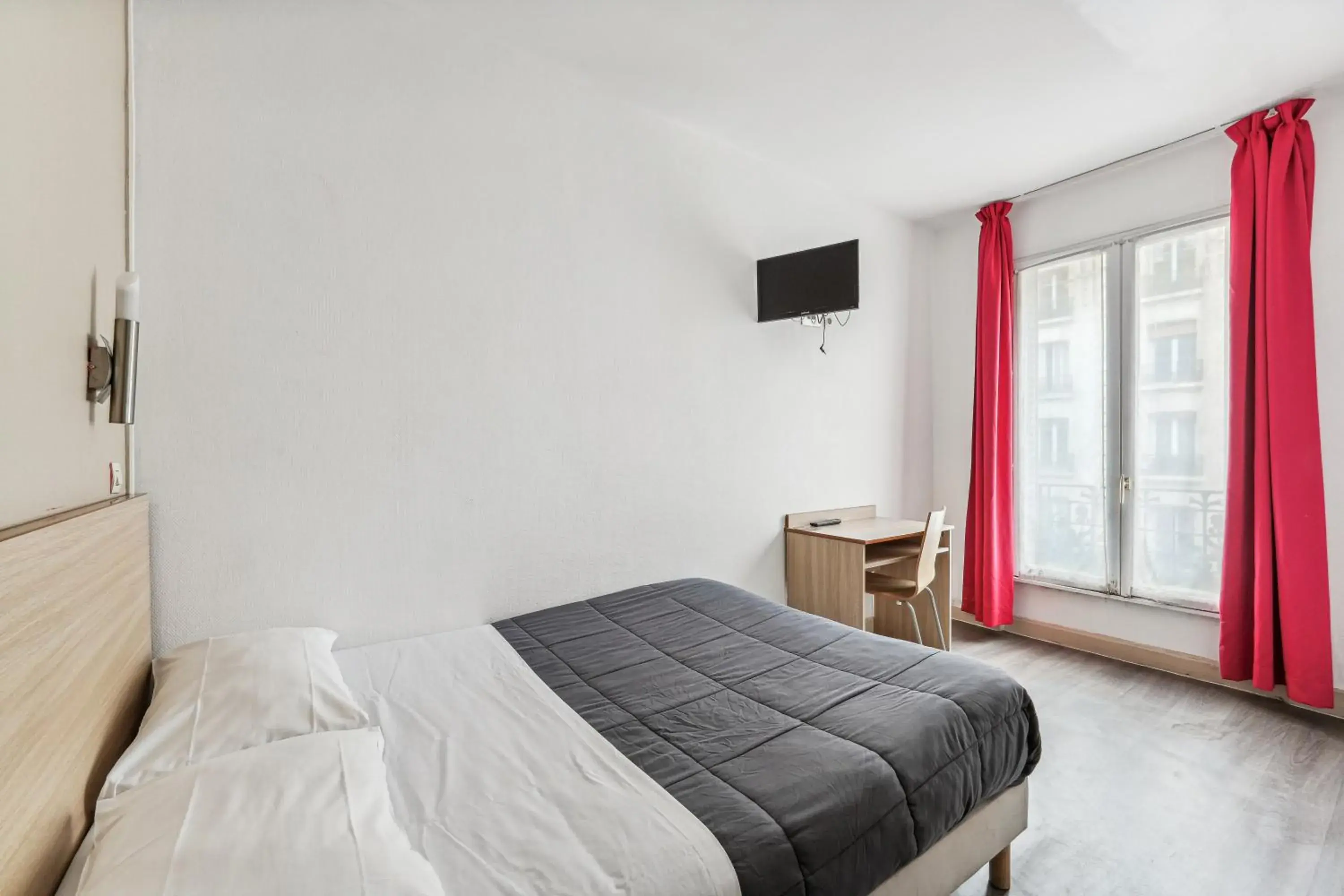 Bedroom, Bed in Hotel Tolbiac Bedroom, Bed in Hotel Tolbiac