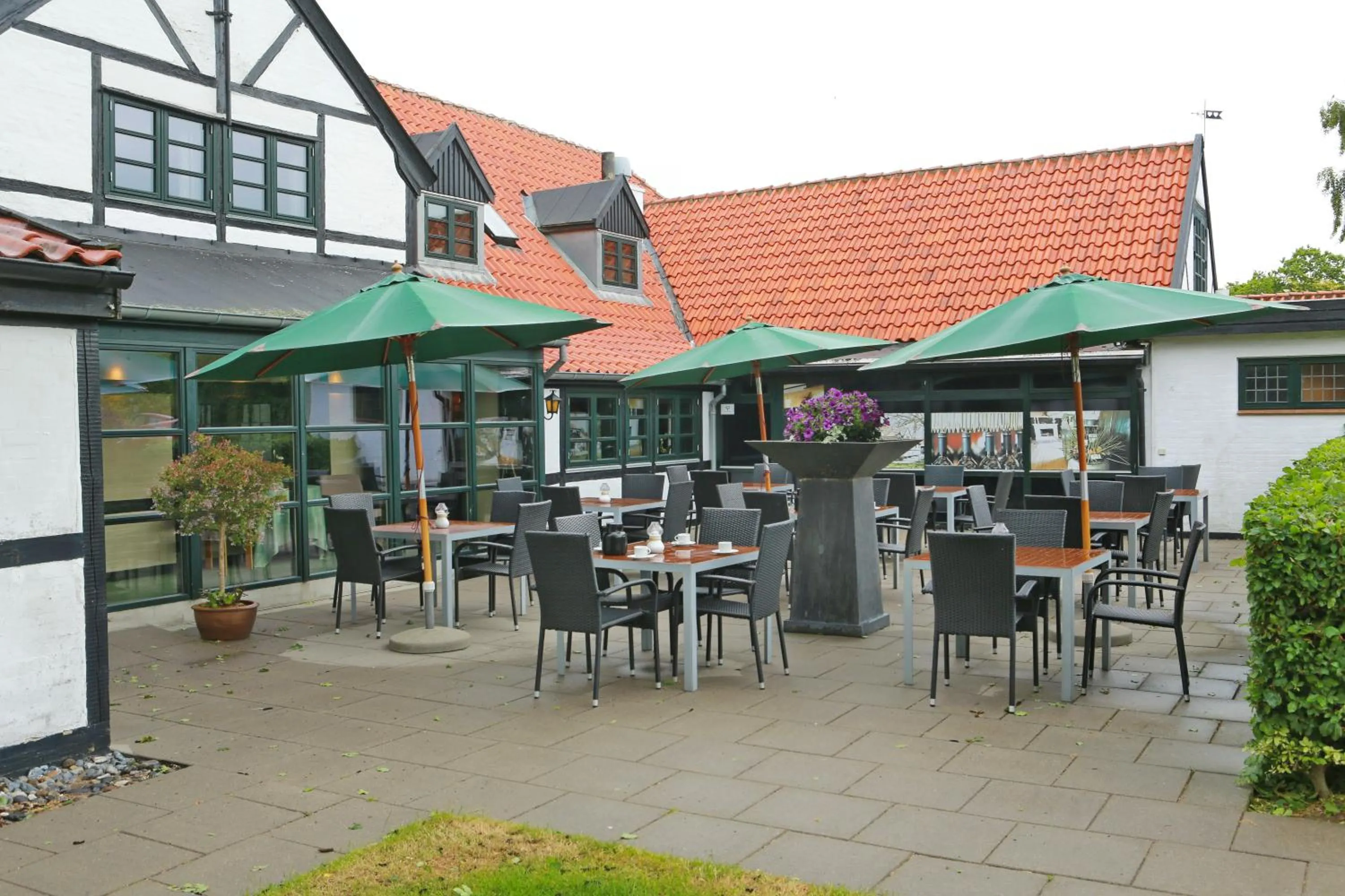 Restaurant/places to eat in The Cottage