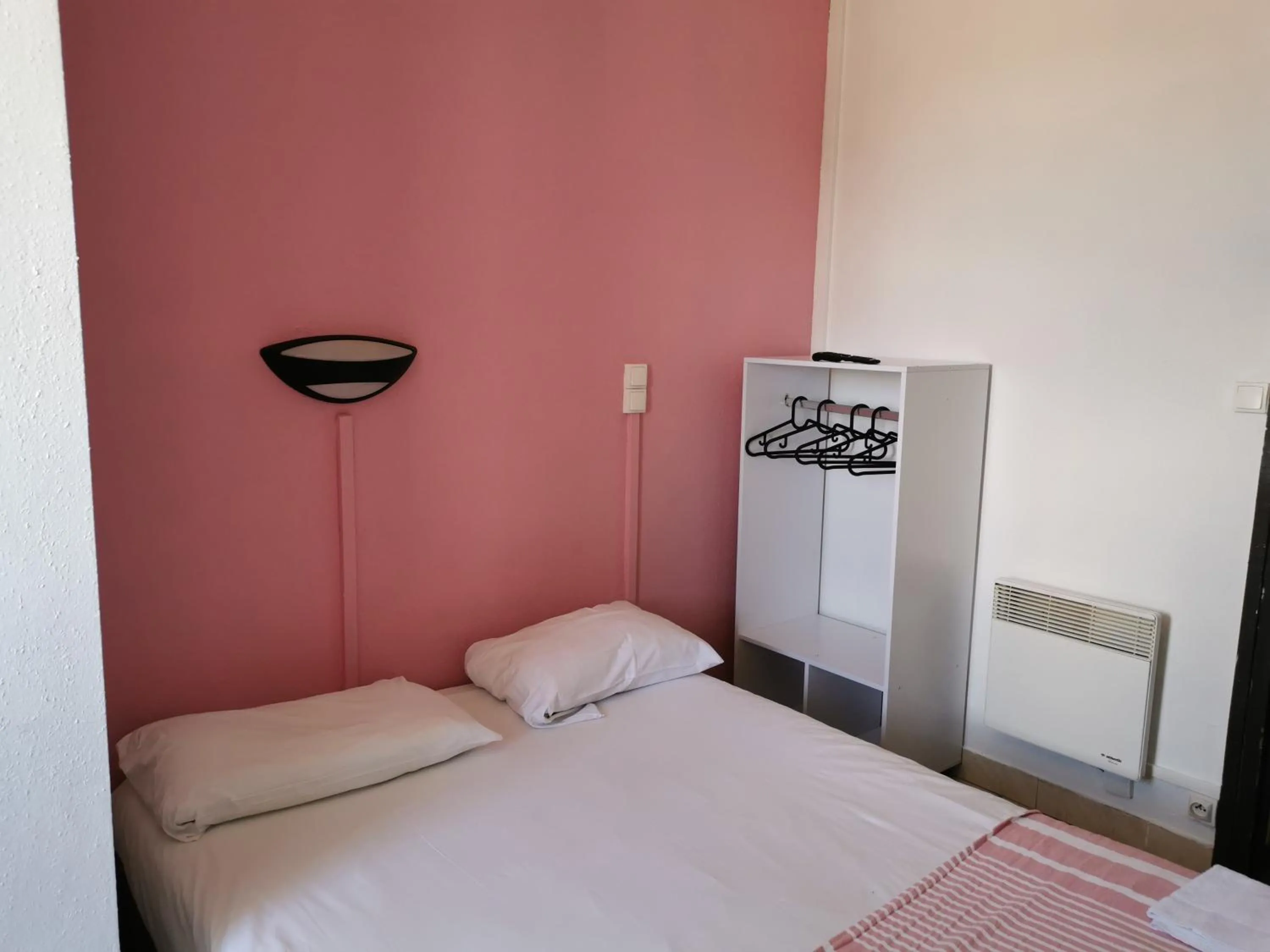 Photo of the whole room in Hôtel Le Floreal