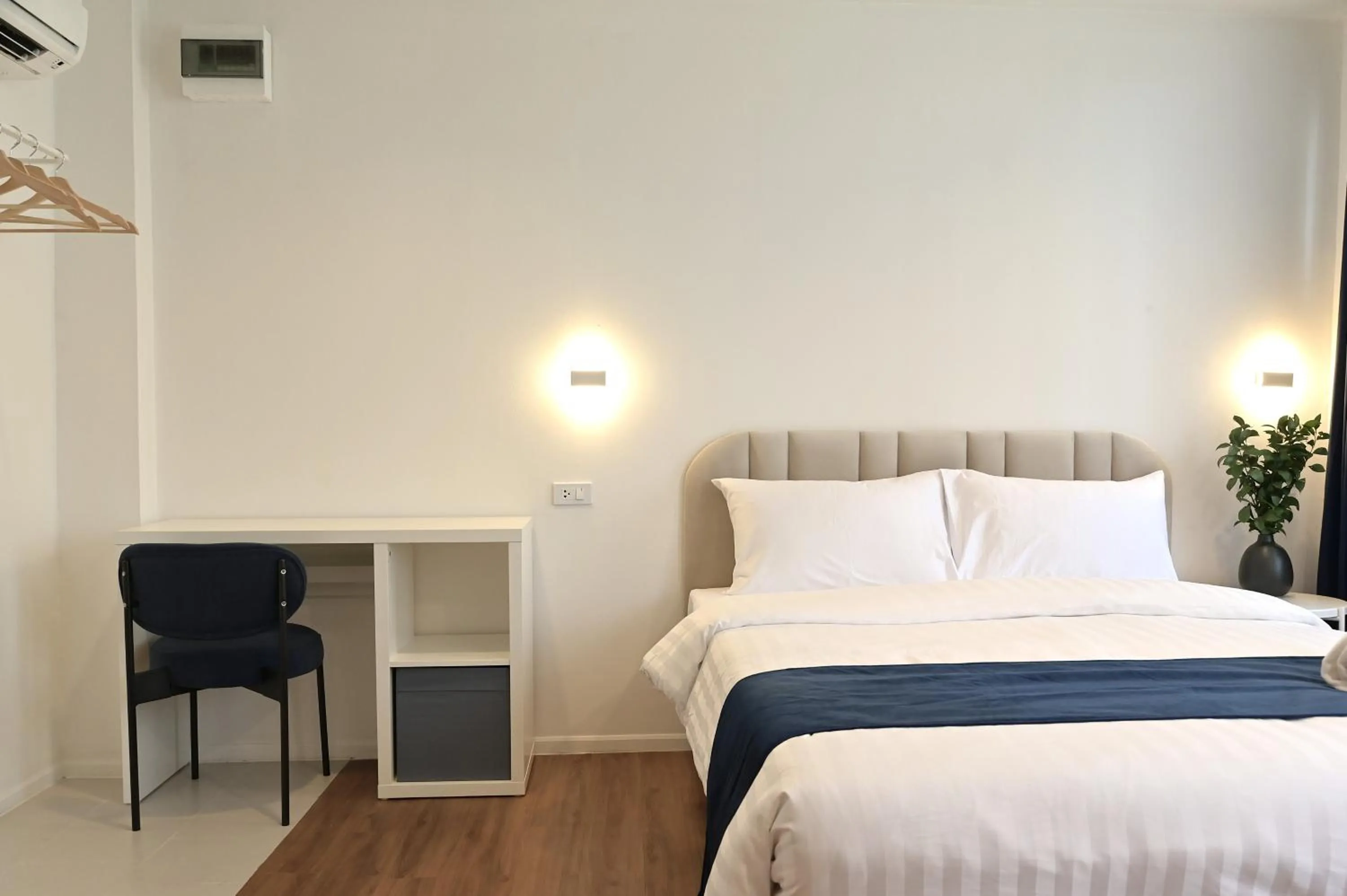 Deluxe Double Room in Yummy House