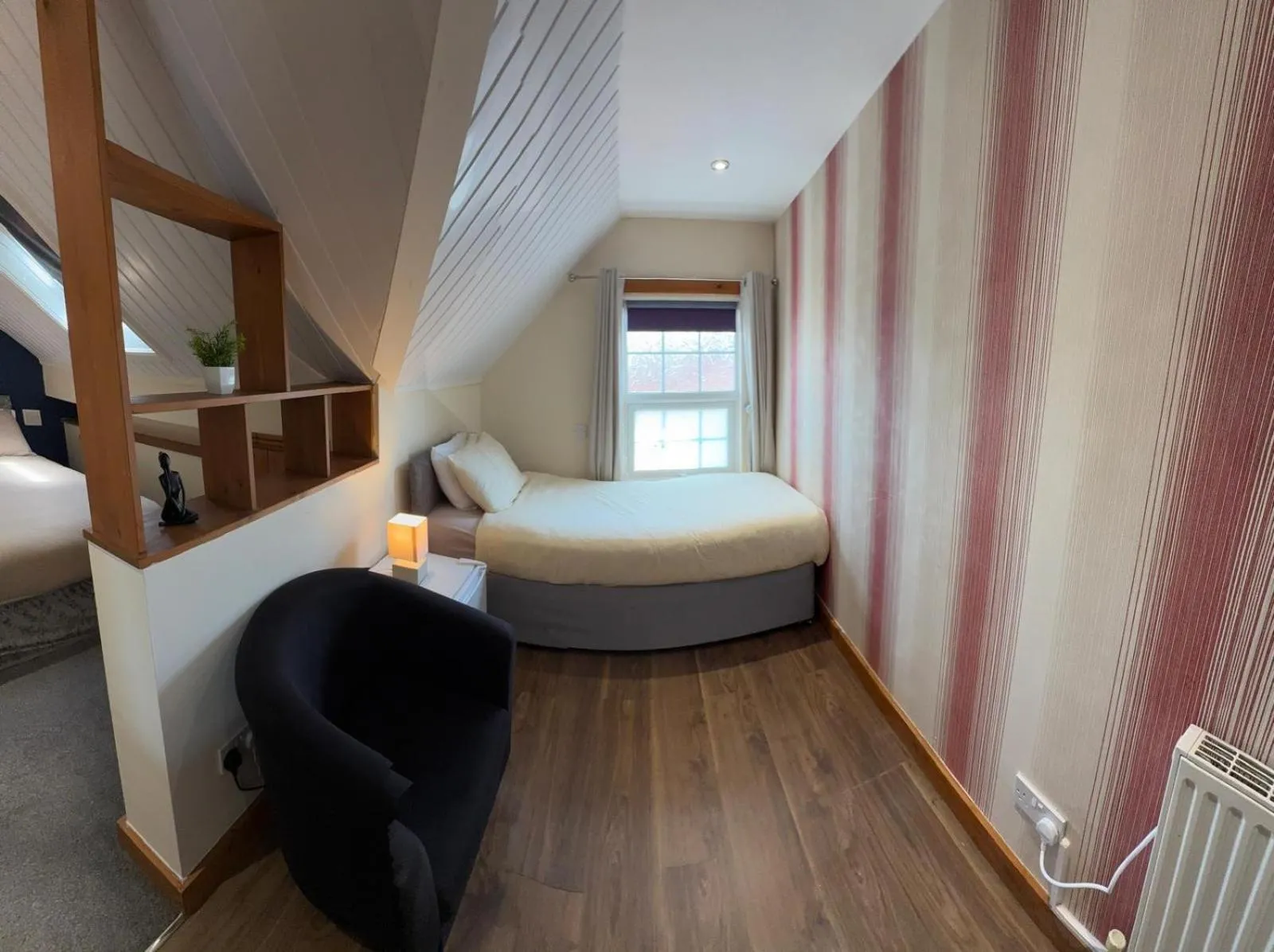 Photo of the whole room, Bed in Daville Hotel Blackpool