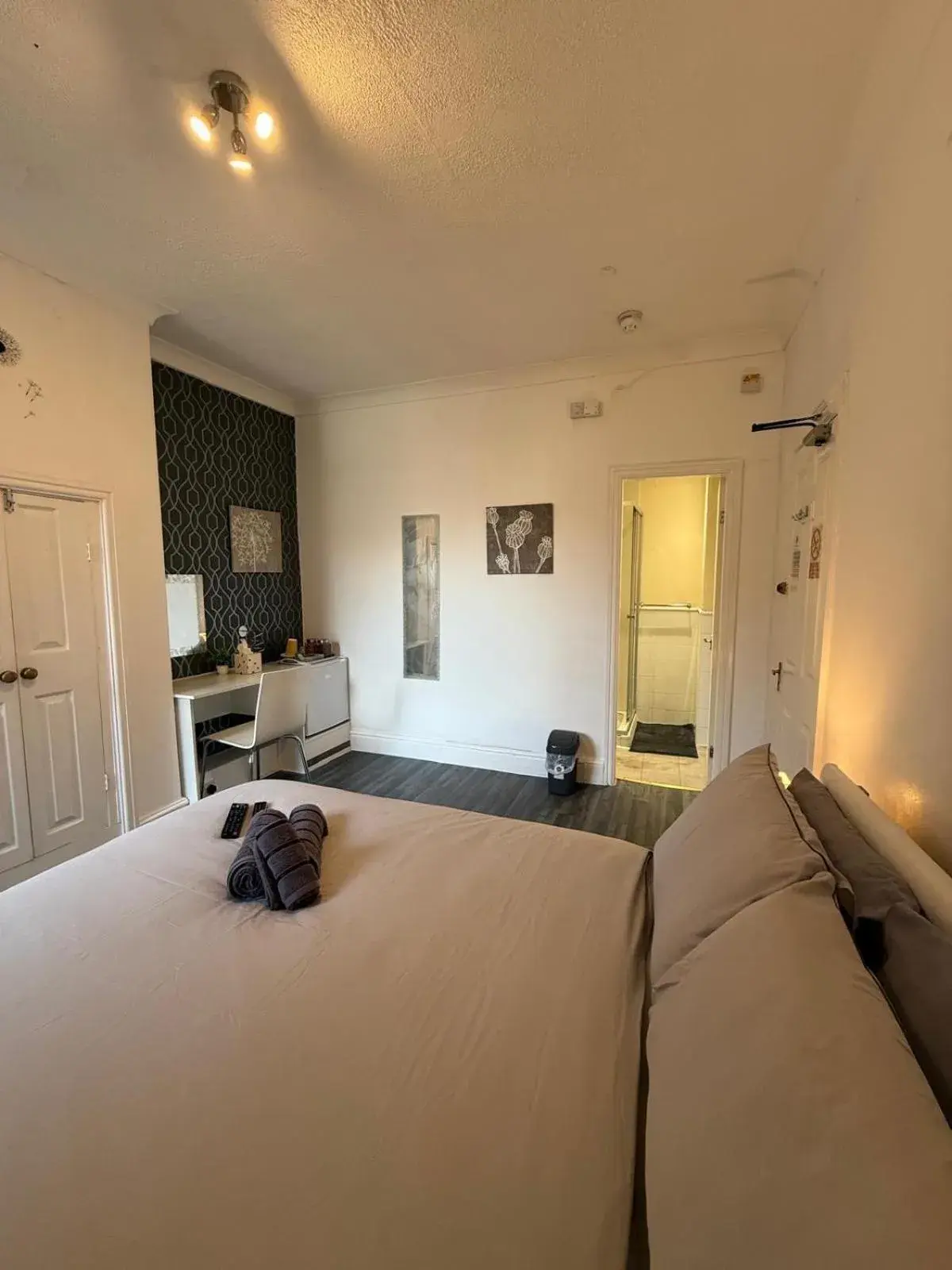 Double Room in Daville Hotel Blackpool Double Room in Daville Hotel Blackpool