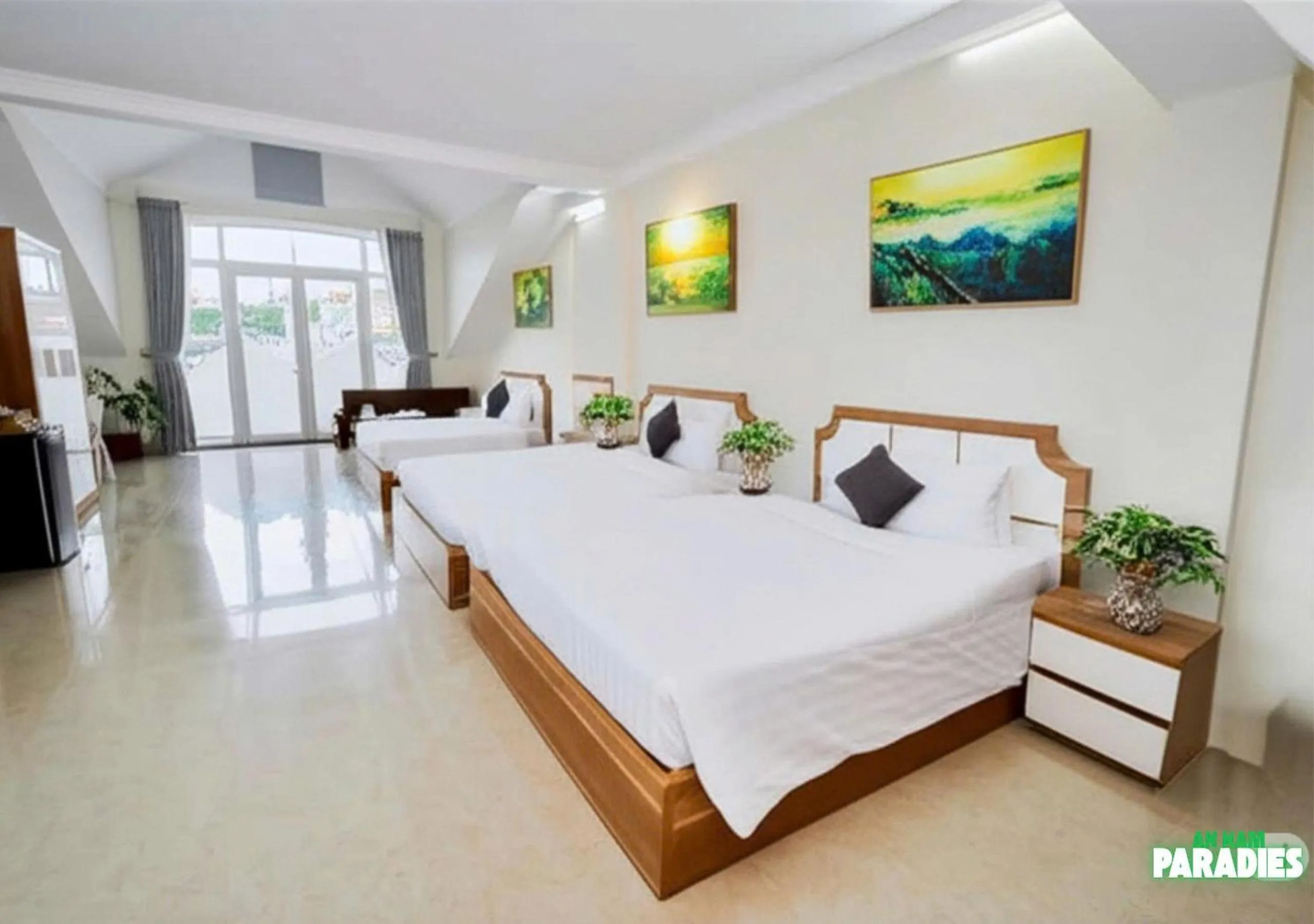 Seating area, Bed in An Nam Paradise Dalat