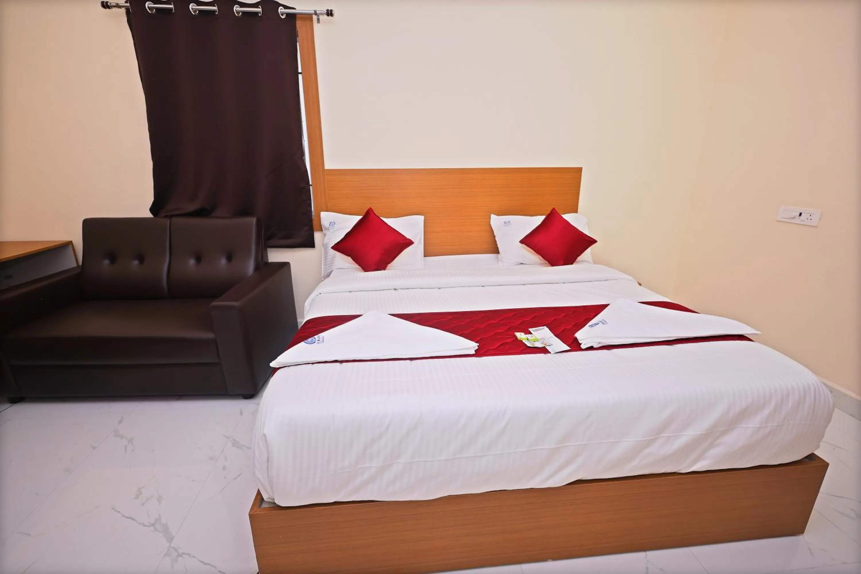 Bedroom, Bed in Jay & Jas Hotel