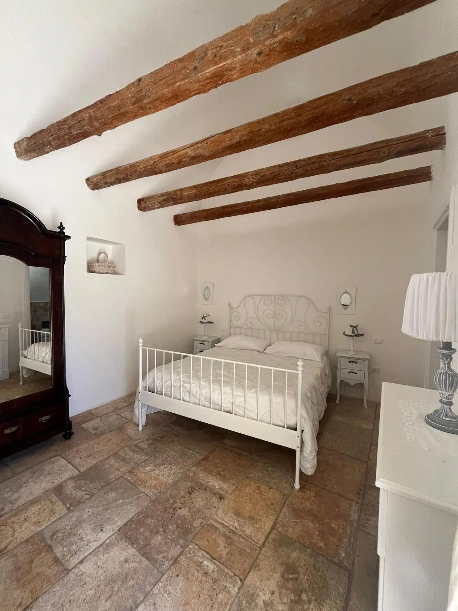 Shower, Bed in Masseria Luco