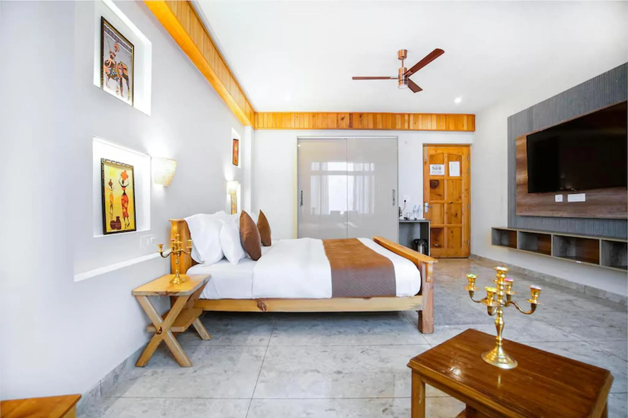 Bed in The Landour Wood House