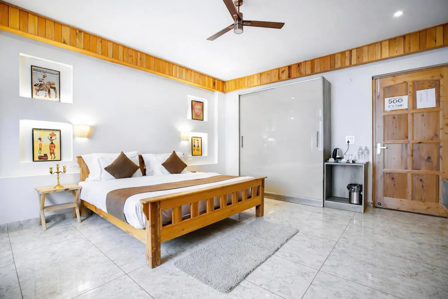 Bed in The Landour Wood House