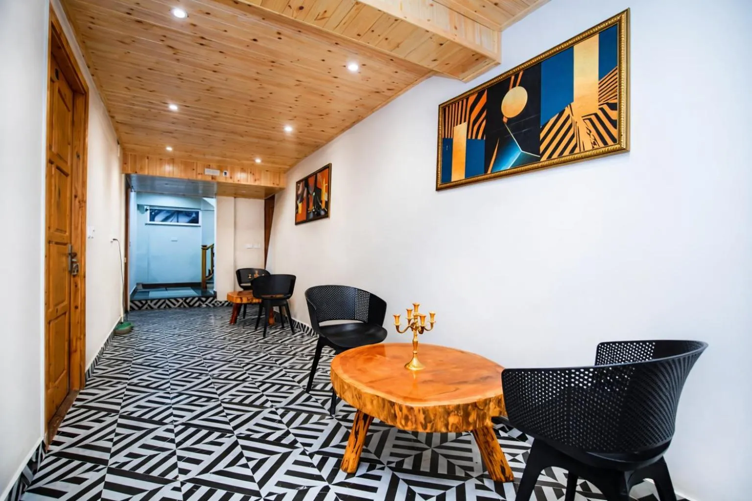 Lobby or reception in The Landour Wood House