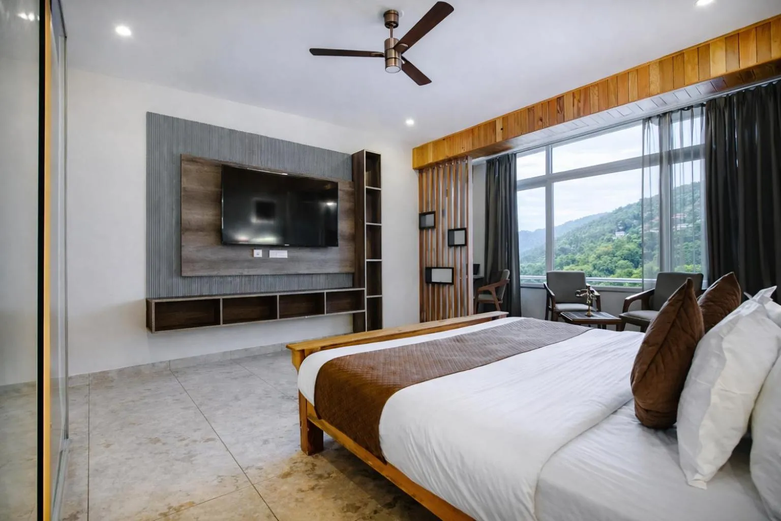 Bed in The Landour Wood House