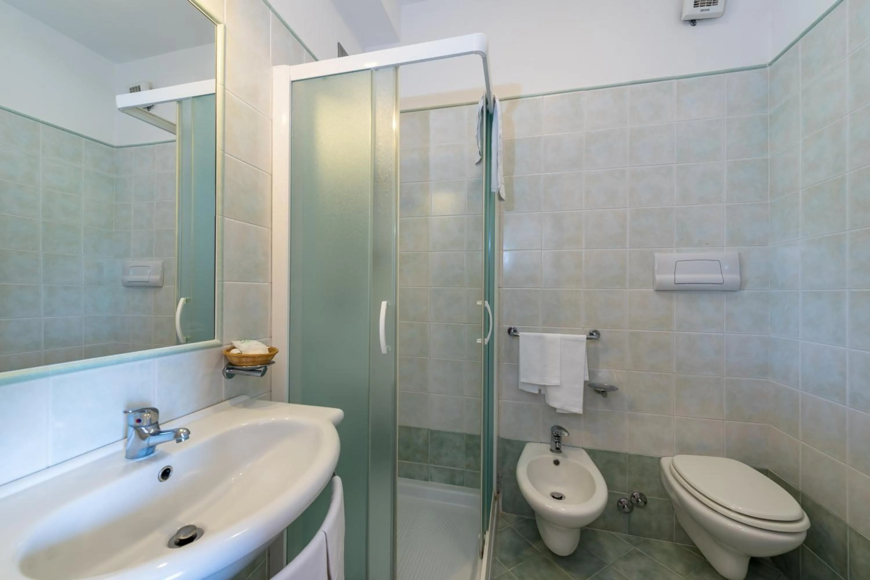 Bathroom in Albergo Villa A Mare