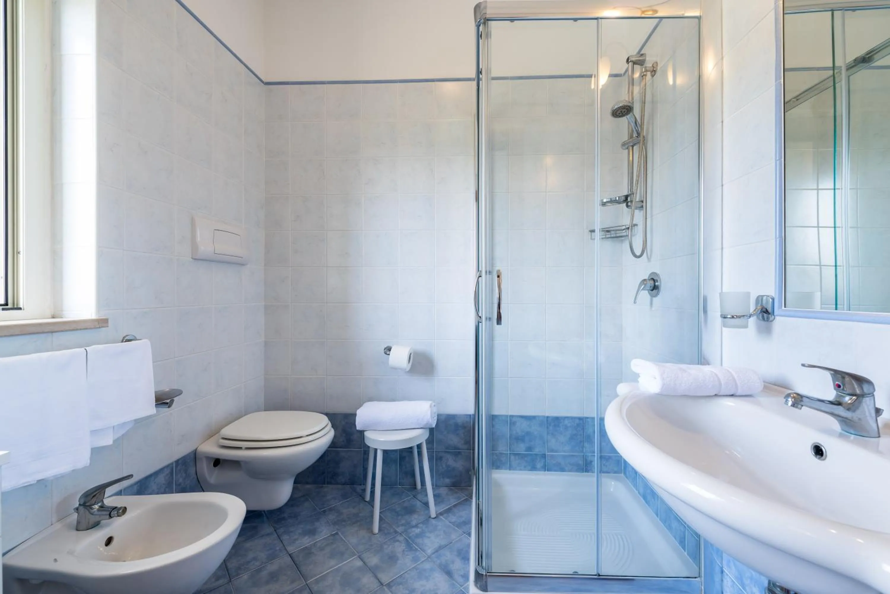 Bathroom in Albergo Villa A Mare