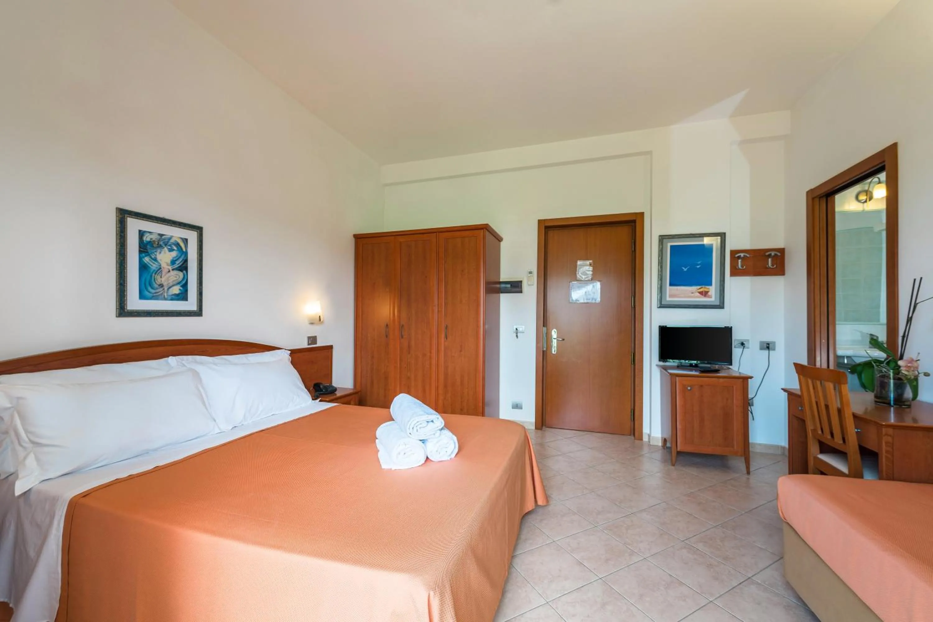 Photo of the whole room, Bed in Albergo Villa A Mare
