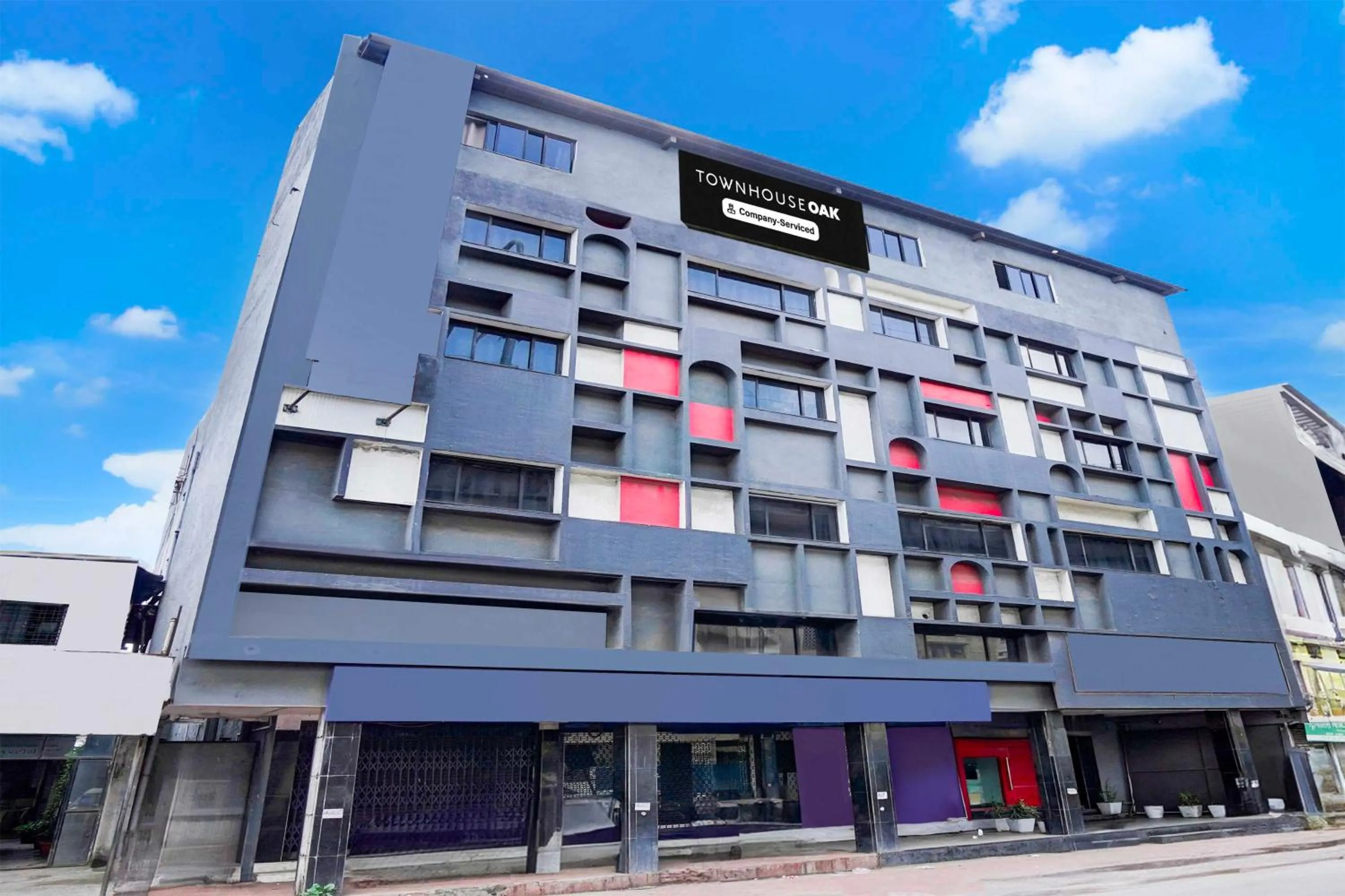 Townhouse Oak Dosar Vaishya Square Metro Station