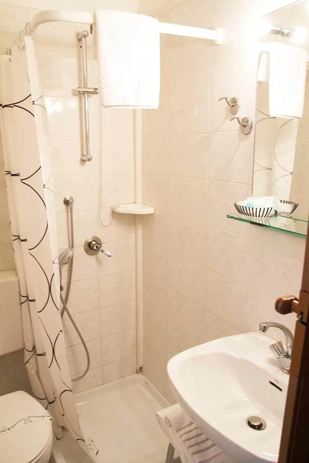 Bathroom in Albergo Dal Baffo