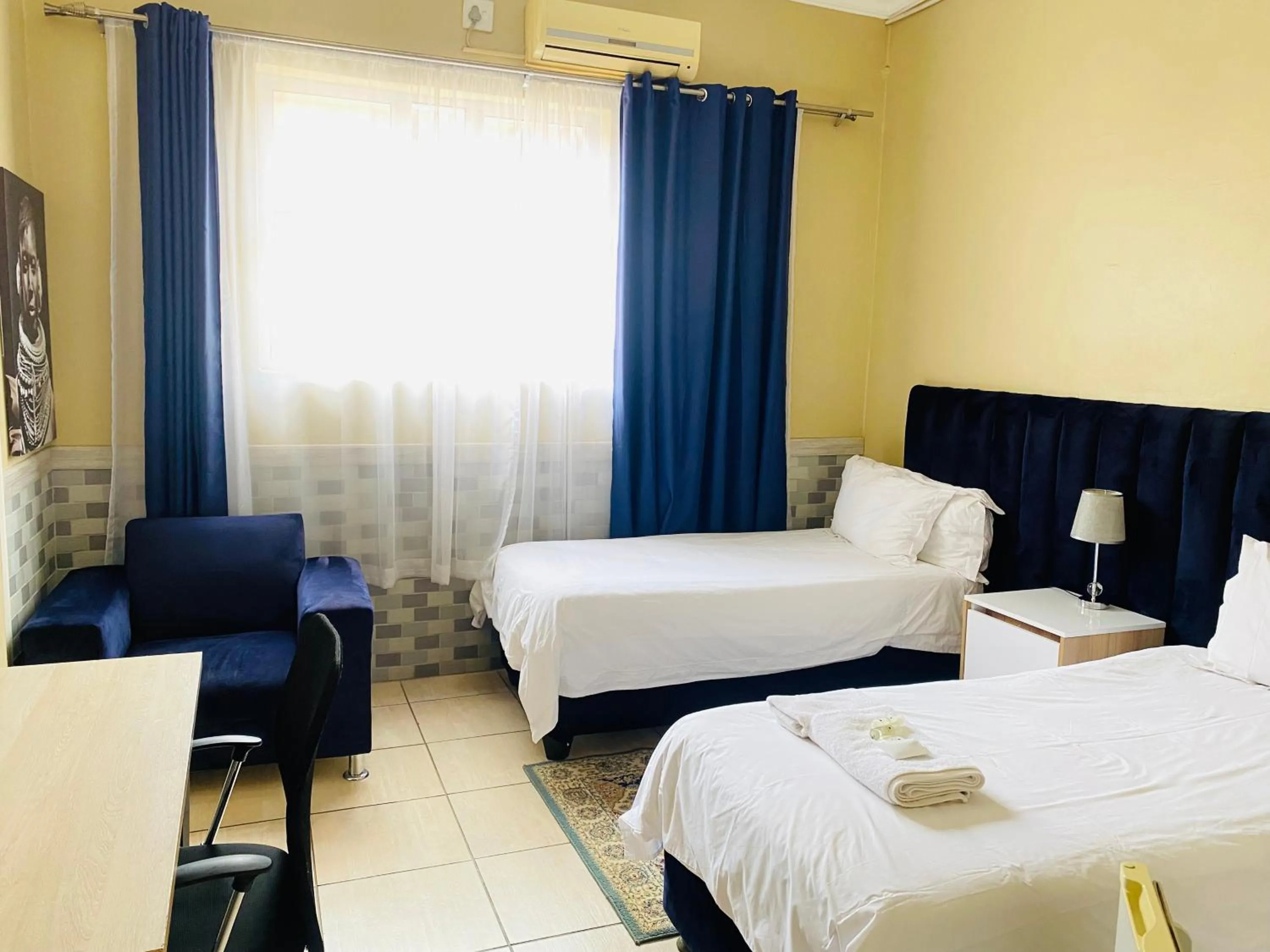 Henry George Hotel