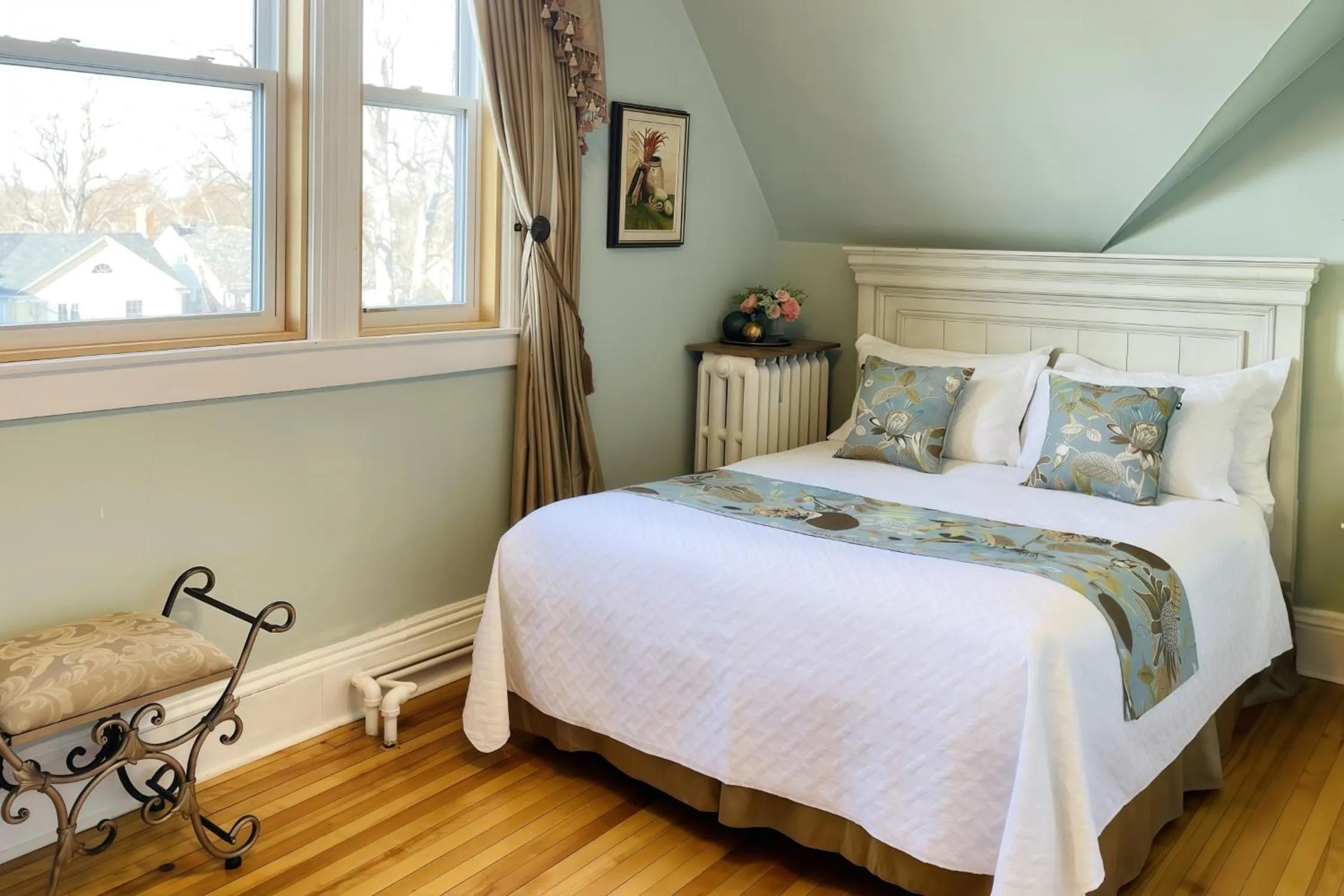 Bed in The Eden Hall Inn