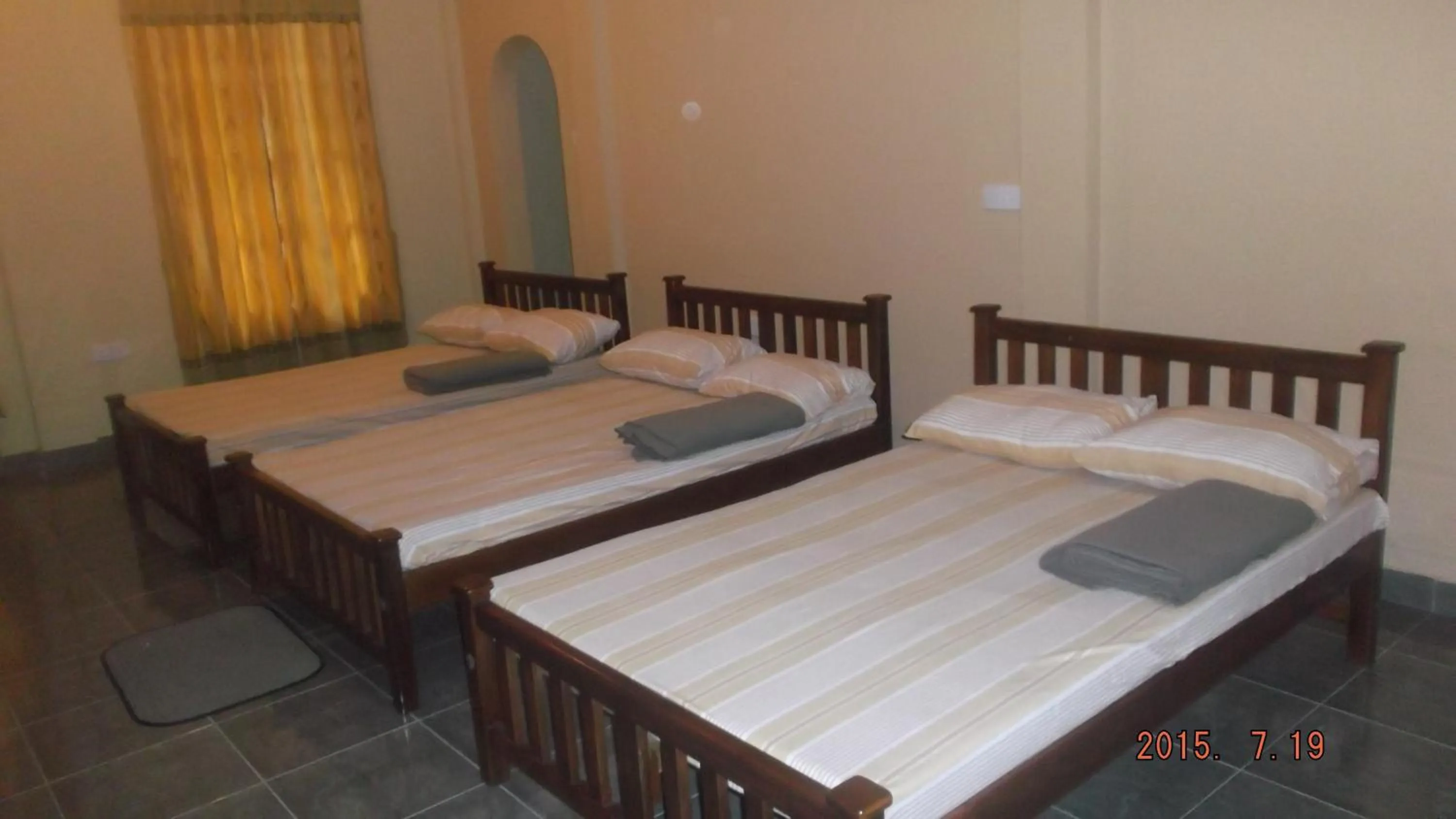 Mountain view, Bed in Anura Guest Inn