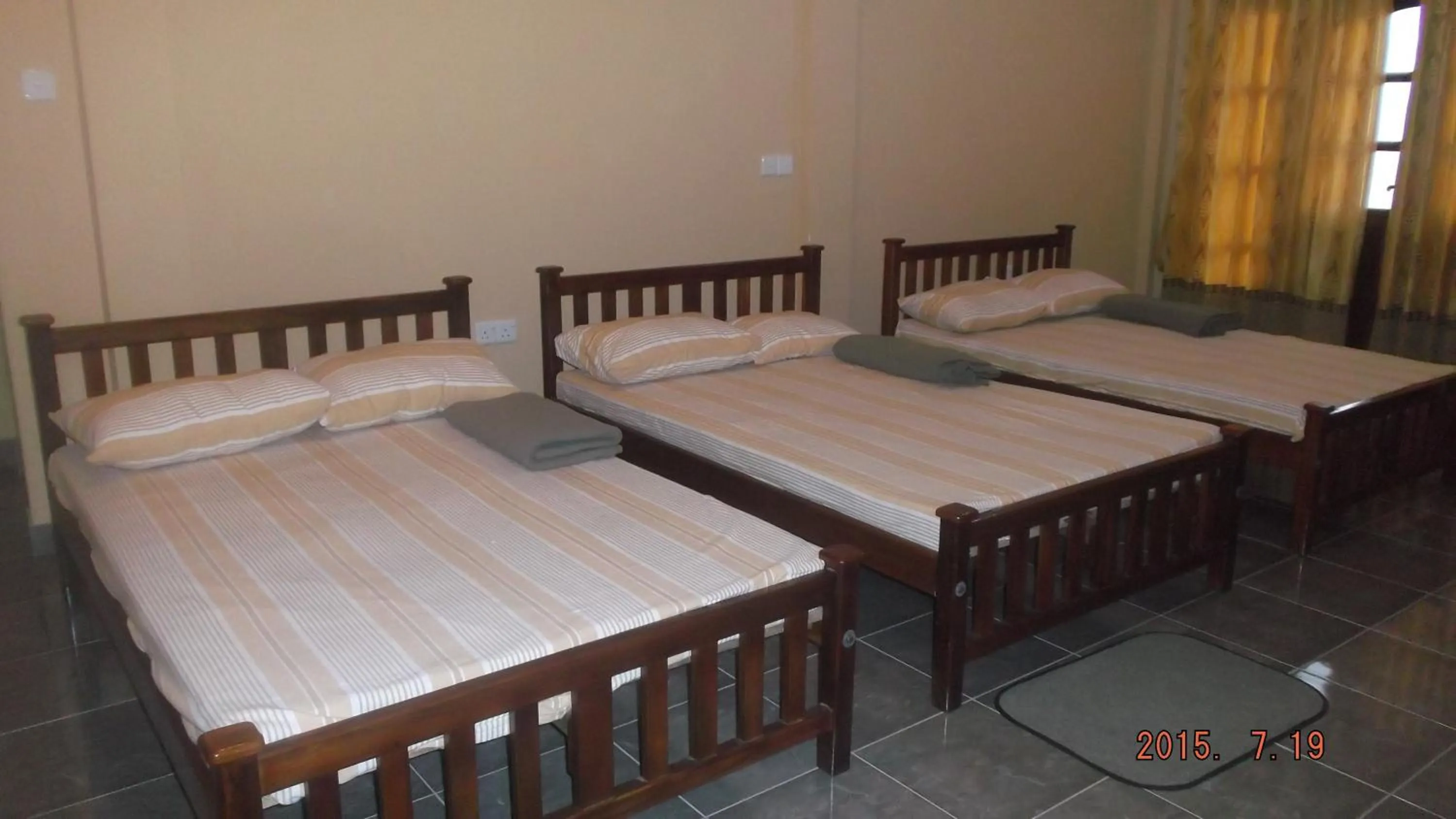 Day, Bed in Anura Guest Inn