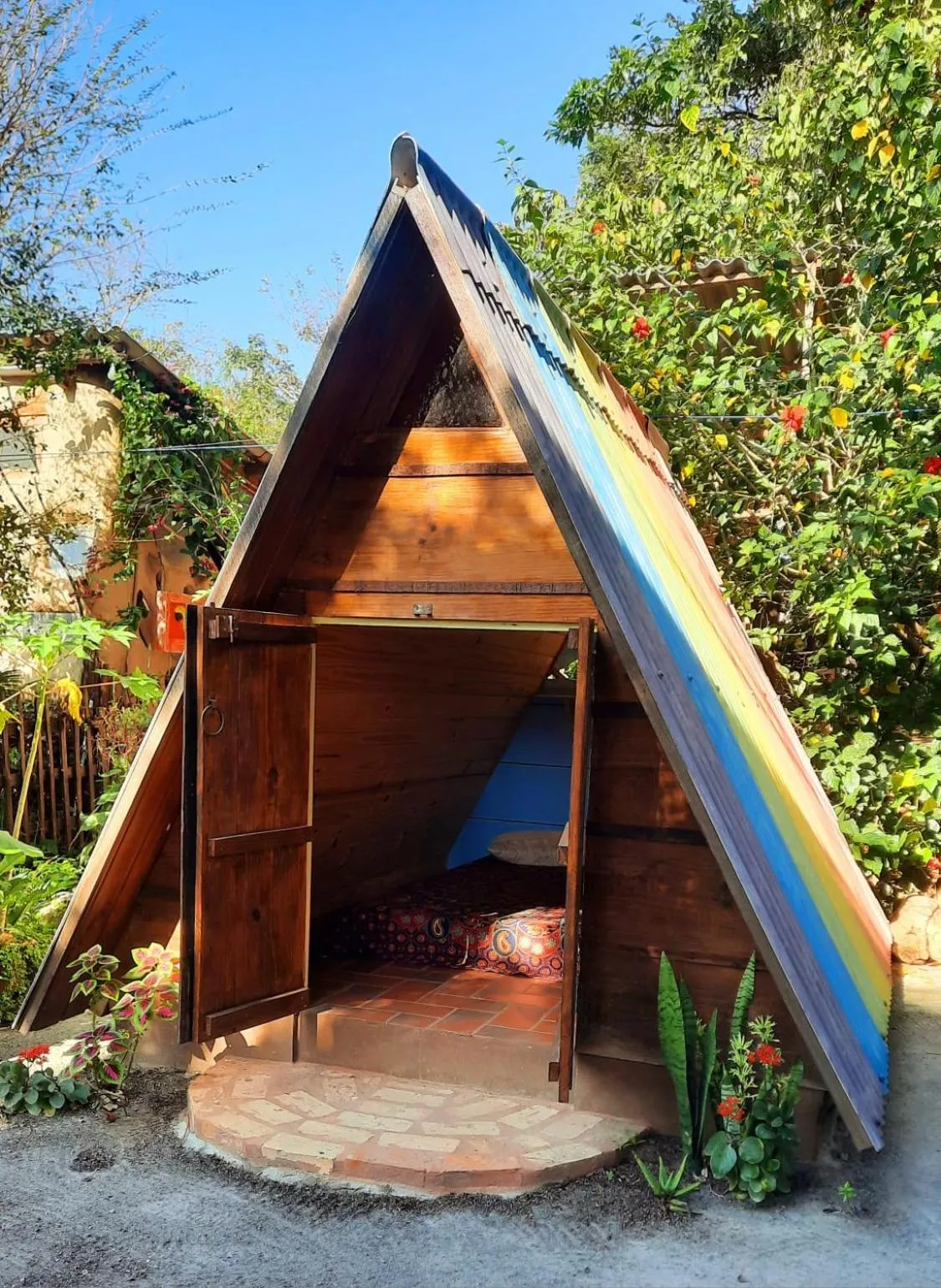 Chalet in NOMADAS chalés, mini casinhas, bangalôs , área de camping e cozinha compartilhada