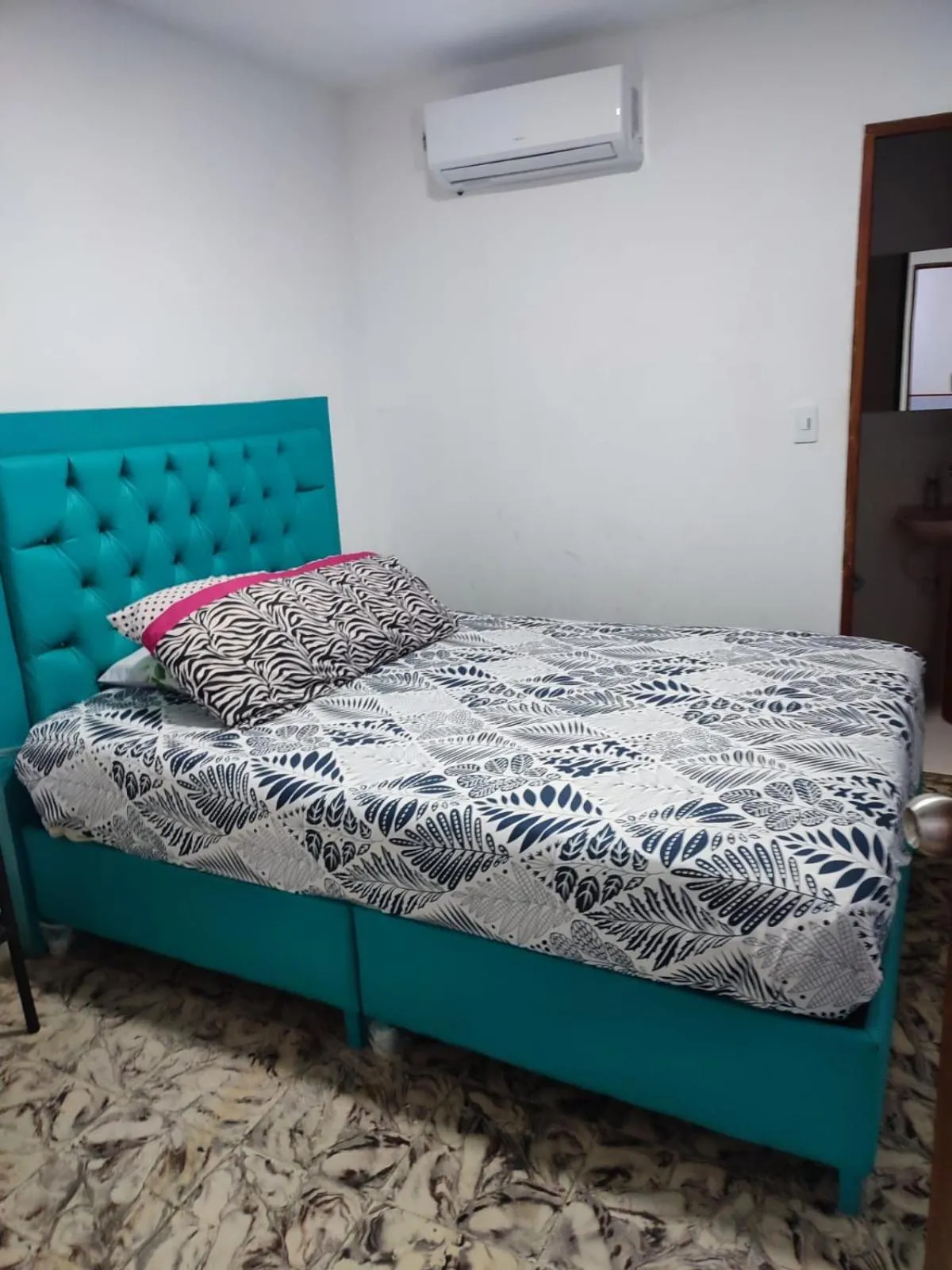 Bed in Hostal Marhú